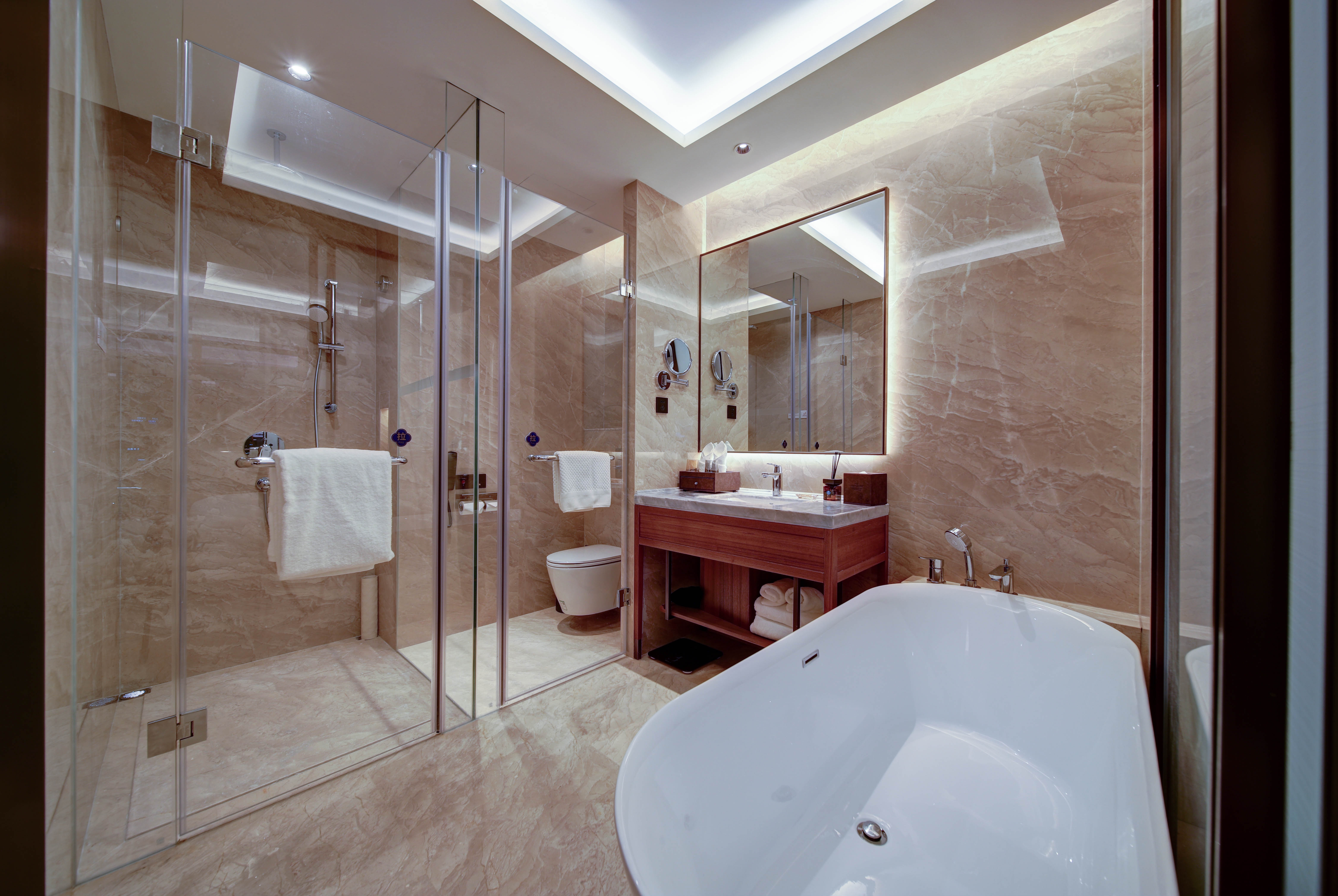 Guest room at the Howard Johnson by Wyndham Yilin Hotel Guangan in Guangan, Other than US/Canada