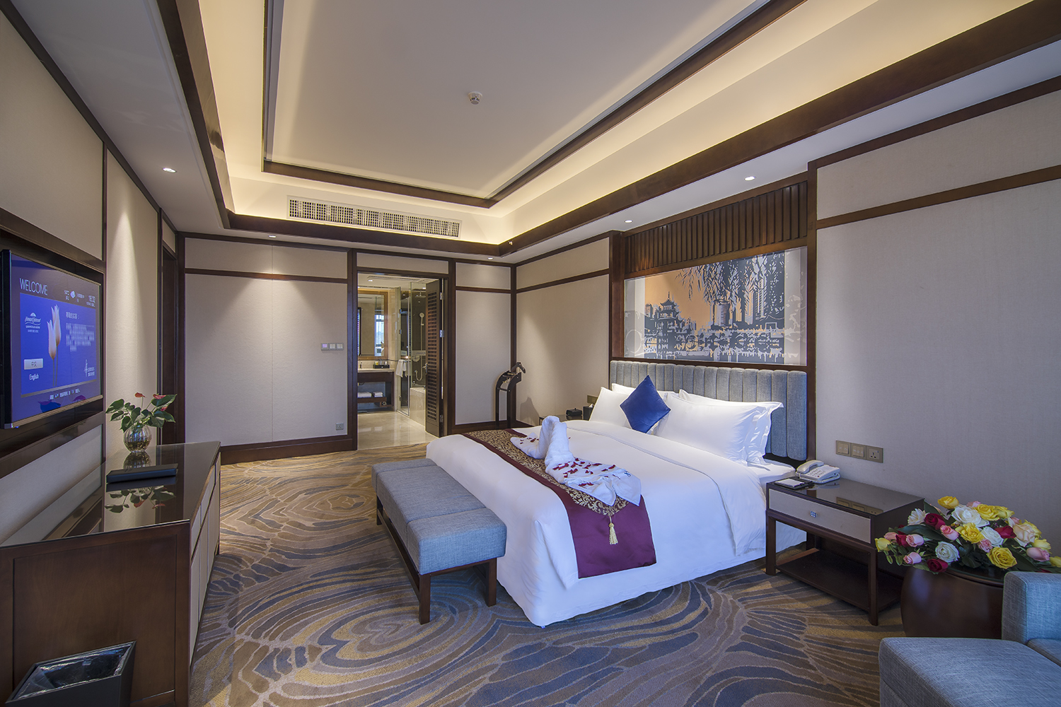 Guest room at the Howard Johnson Qunsheng Plaza Guizhou in Guiyang, Other than US/Canada