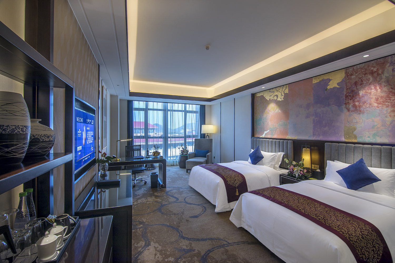 Guest room at the Howard Johnson Qunsheng Plaza Guizhou in Guiyang, Other than US/Canada