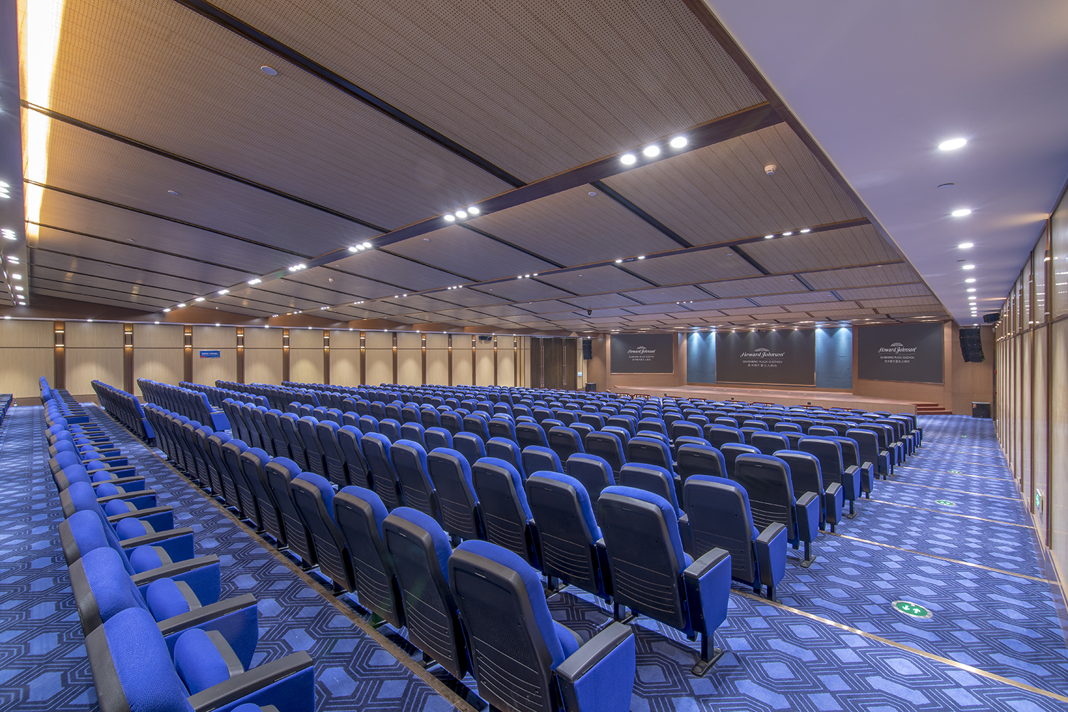 Meeting room at Howard Johnson Qunsheng Plaza Guizhou in Guiyang, Other than US/Canada