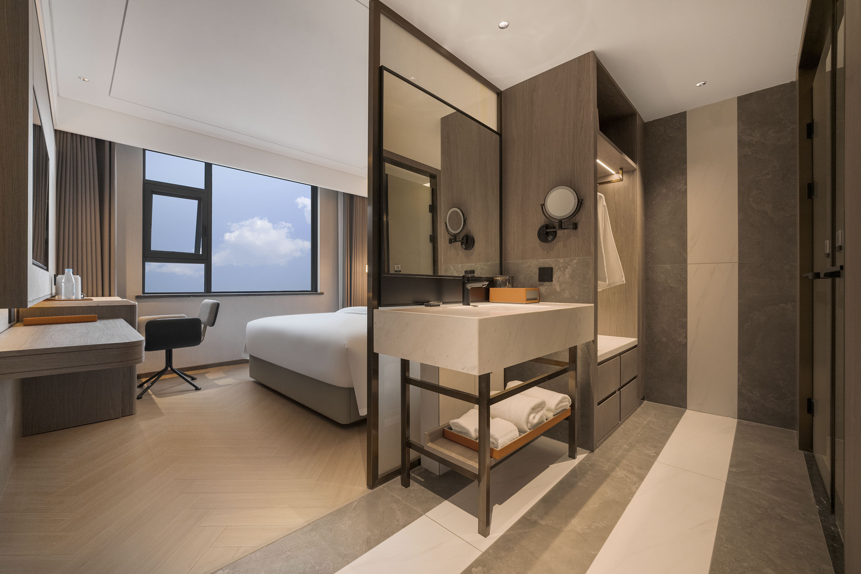 Guest room at the Howard Johnson by Wyndham Life Kunming Guandu Hotel in Kunming, Other than US/Canada