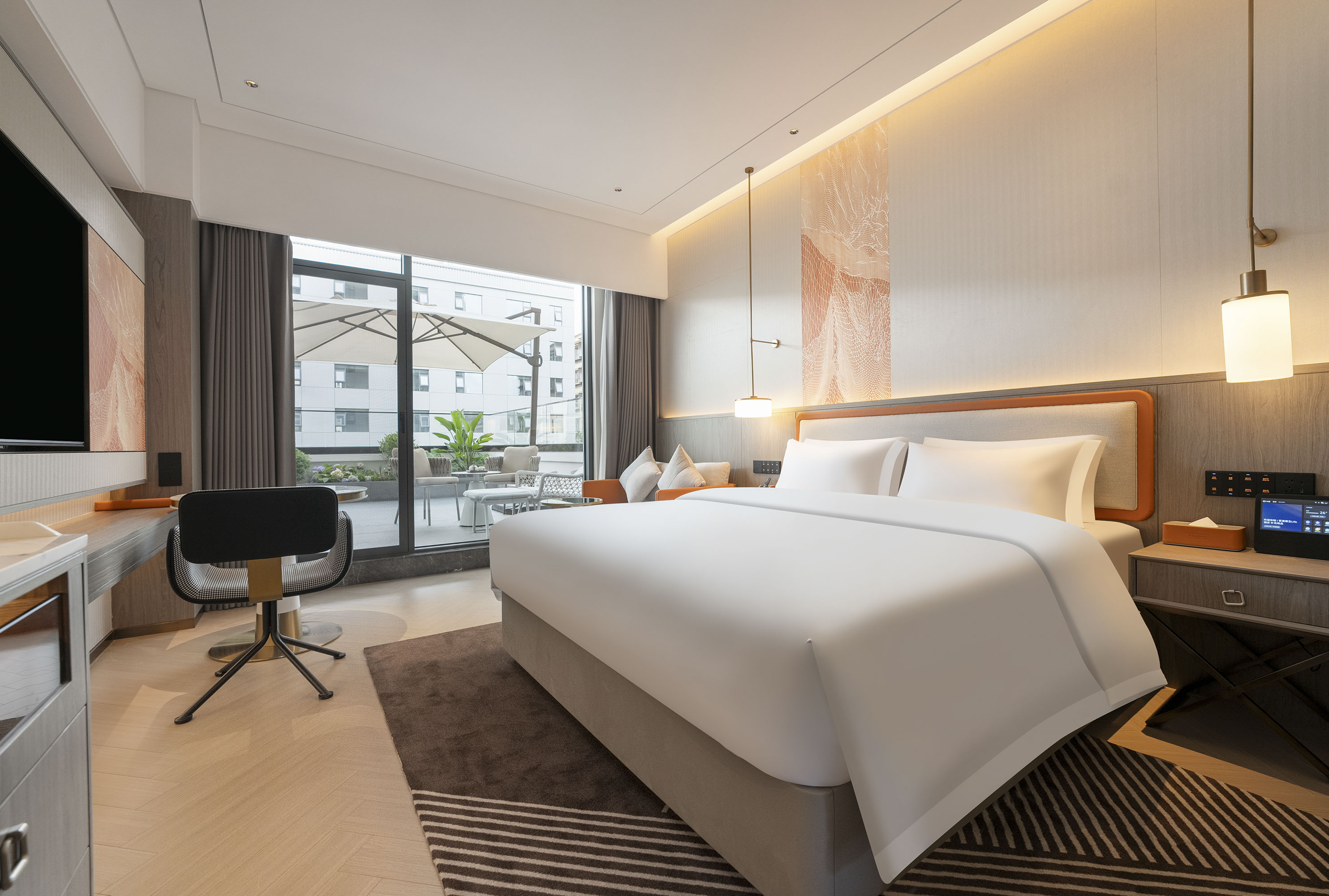 Guest room at the Howard Johnson by Wyndham Life Kunming Guandu Hotel in Kunming, Other than US/Canada