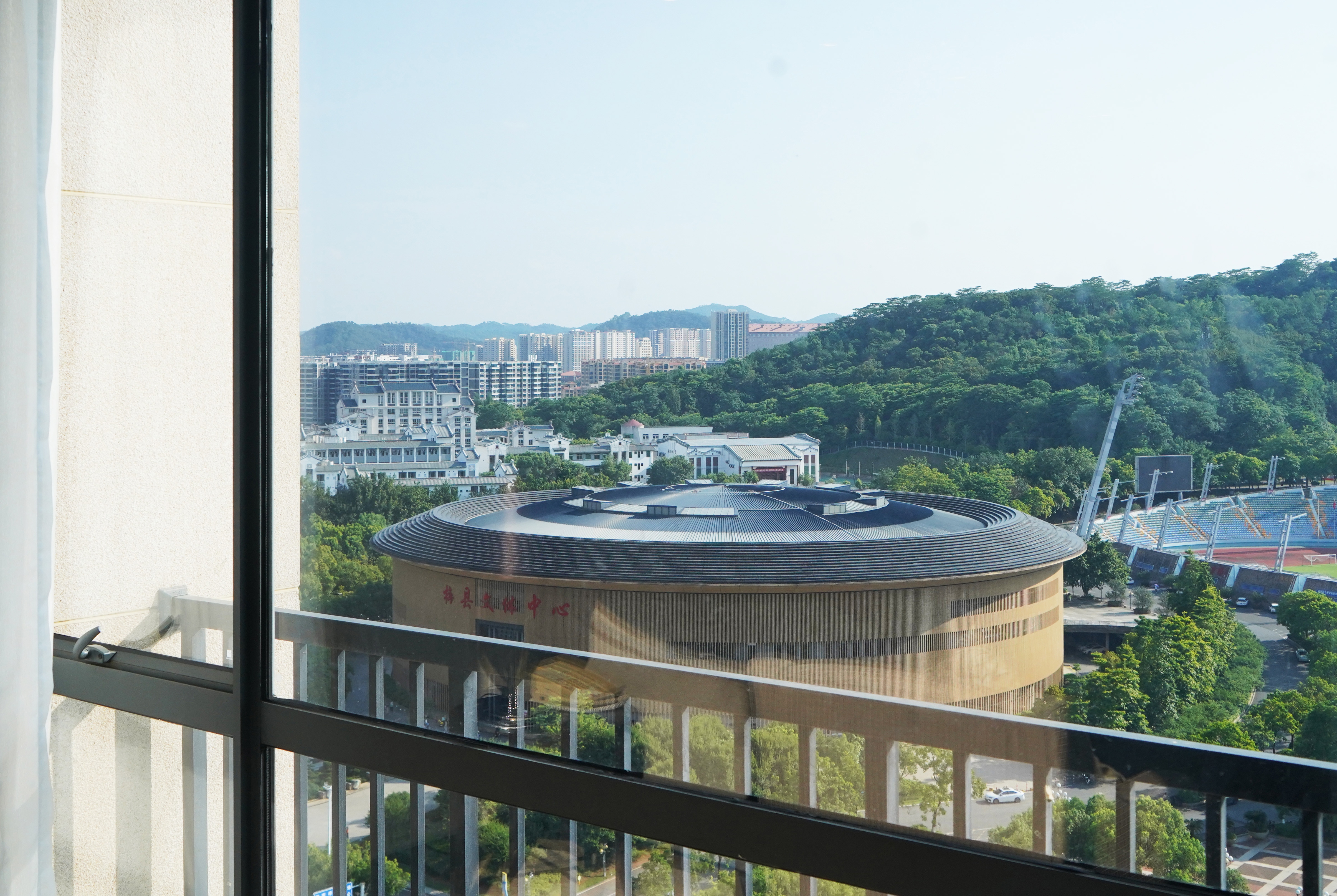 Guest room at the Howard Johnson by Wyndham Changsheng Plaza Meizhou in Meizhou, Other than US/Canada
