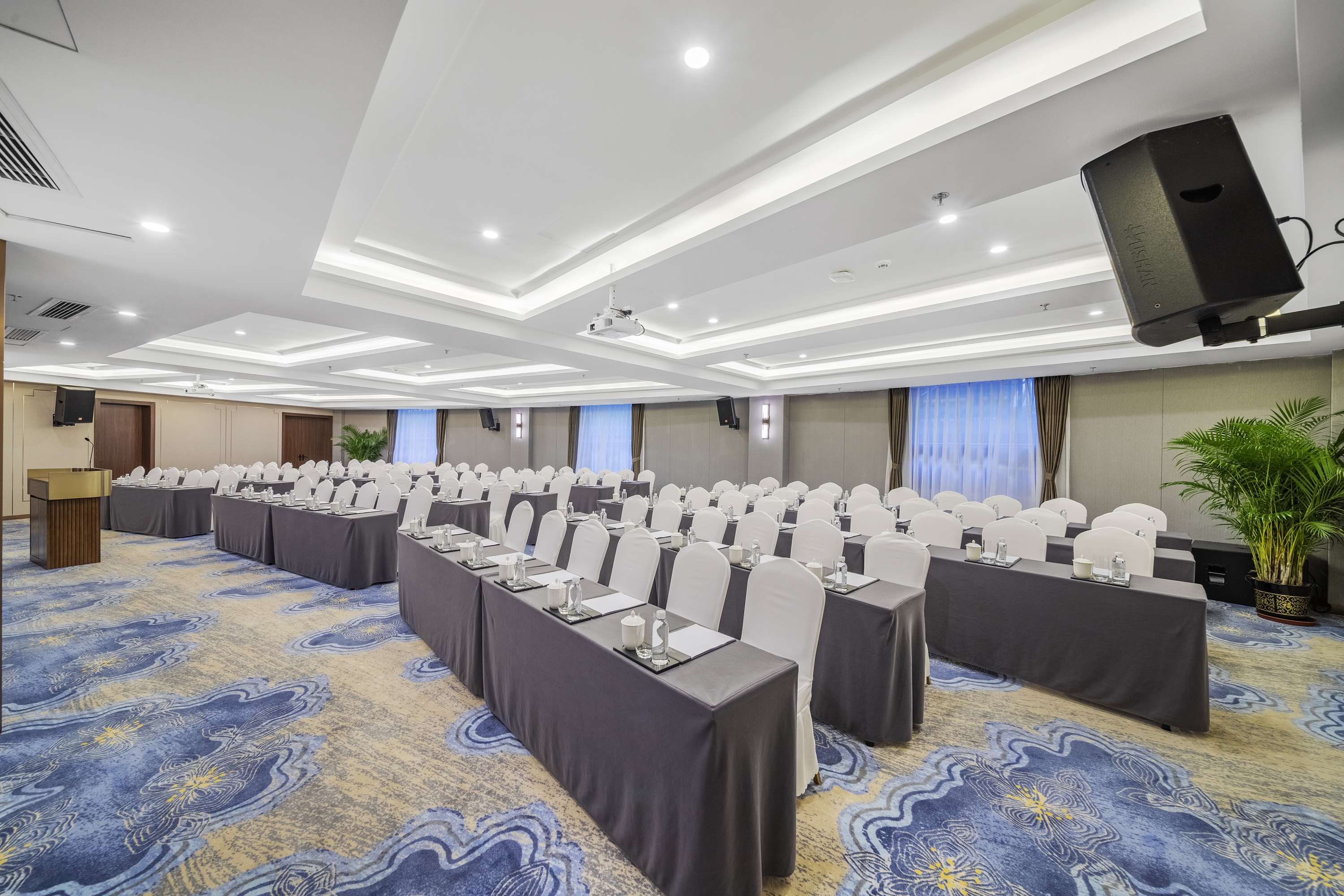 Meeting room at Howard Johnson by Wyndham Lake Serenity Hotel Neijiang in Neijiang City, Other than US/Canada