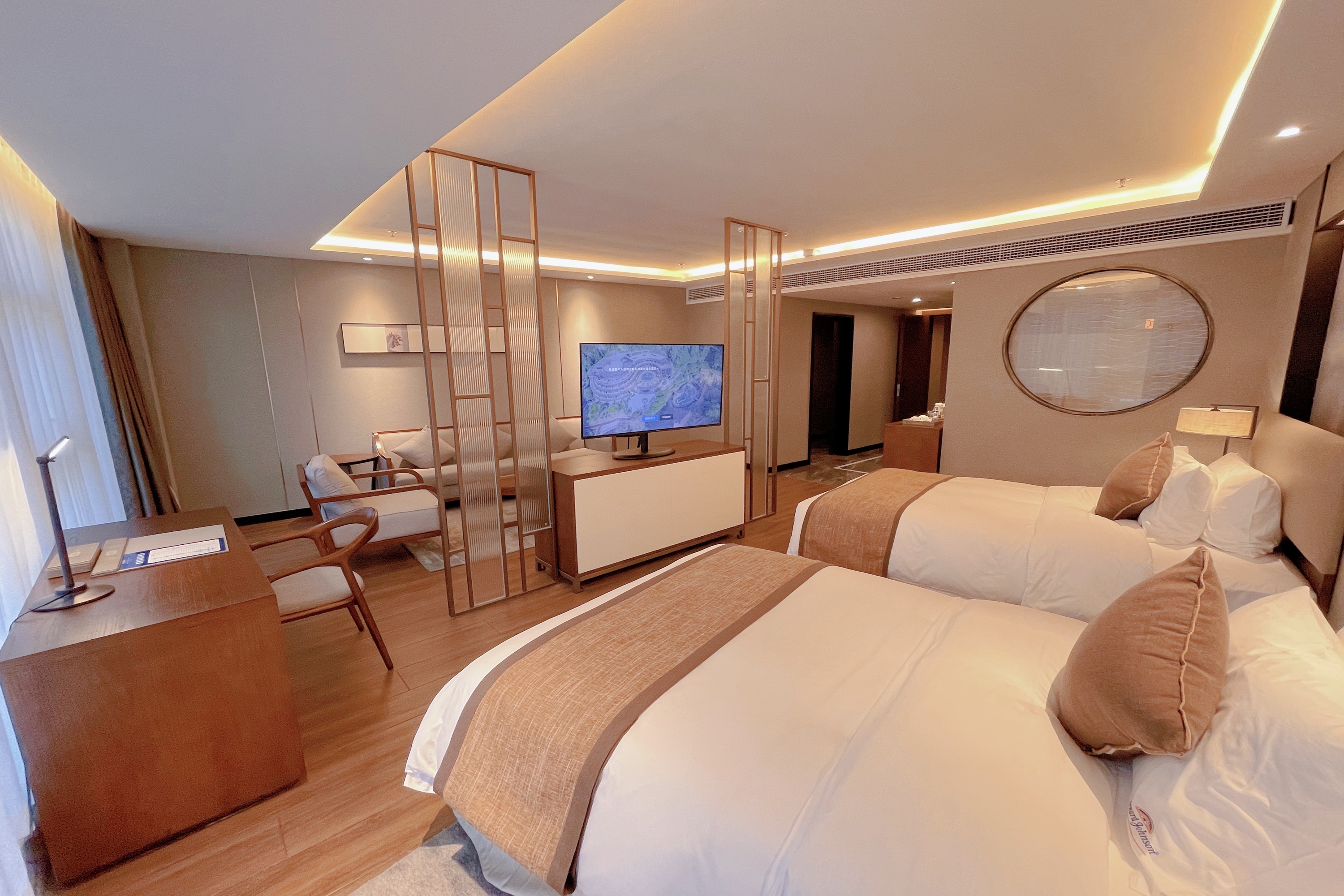 Guest room at the Howard Johnson by Wyndham Lake Serenity Hotel Neijiang in Neijiang City, Other than US/Canada