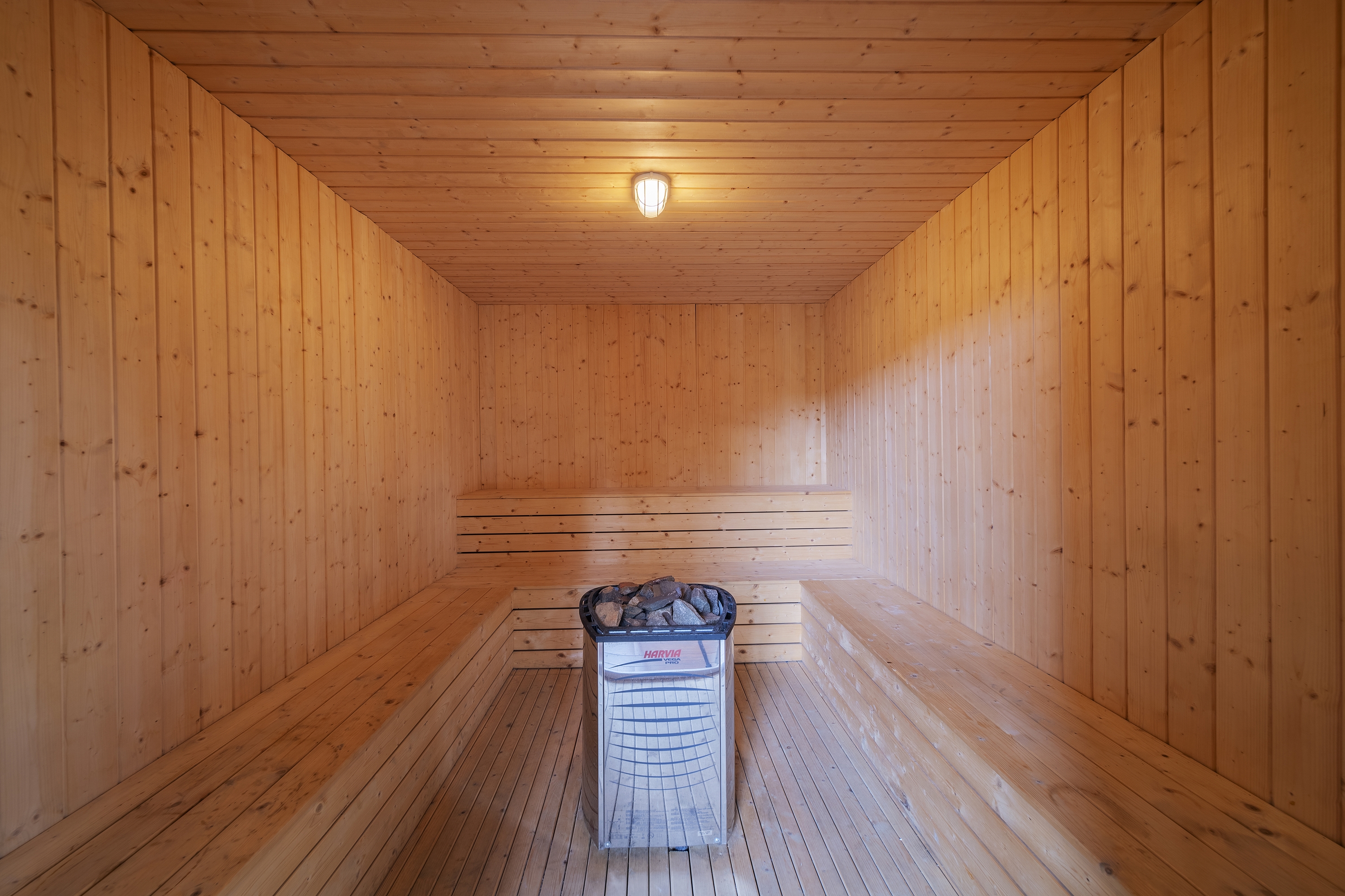 Howard Johnson by Wyndham Lake Serenity Hotel Neijiang sauna in Neijiang City, Other than US/Canada