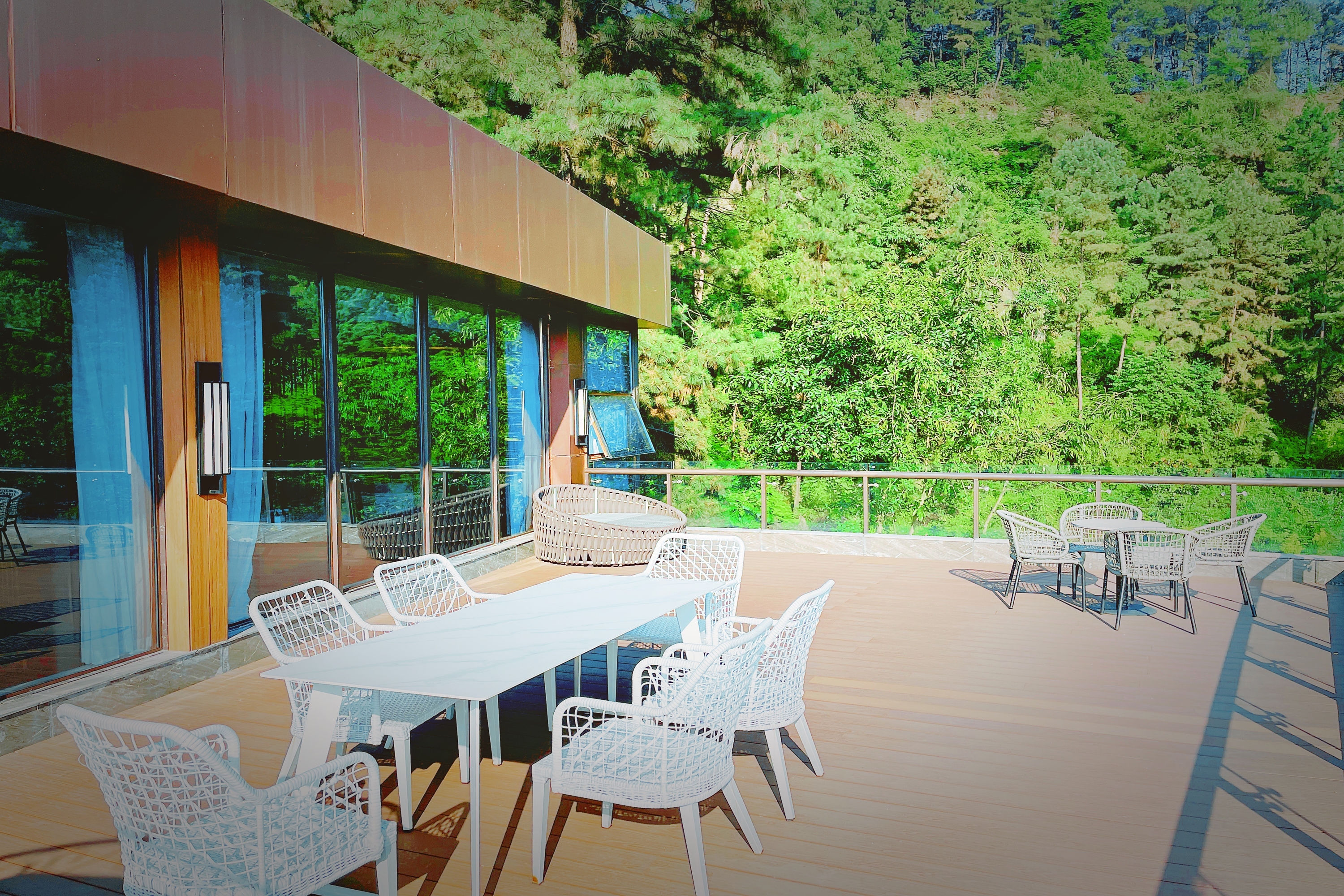 Howard Johnson by Wyndham Lake Serenity Hotel Neijiang suite in Neijiang City, Other than US/Canada