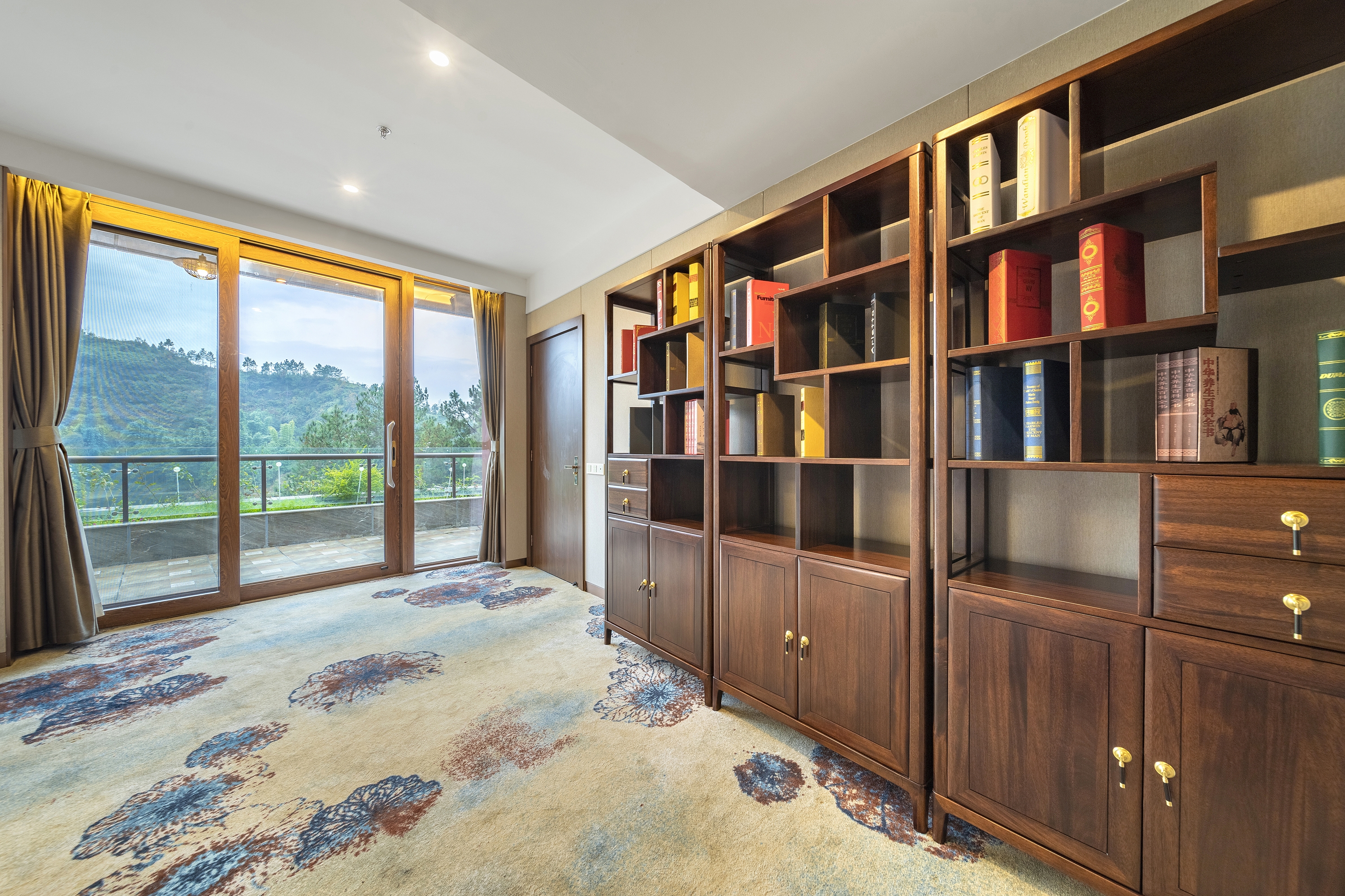 Howard Johnson by Wyndham Lake Serenity Hotel Neijiang suite in Neijiang City, Other than US/Canada