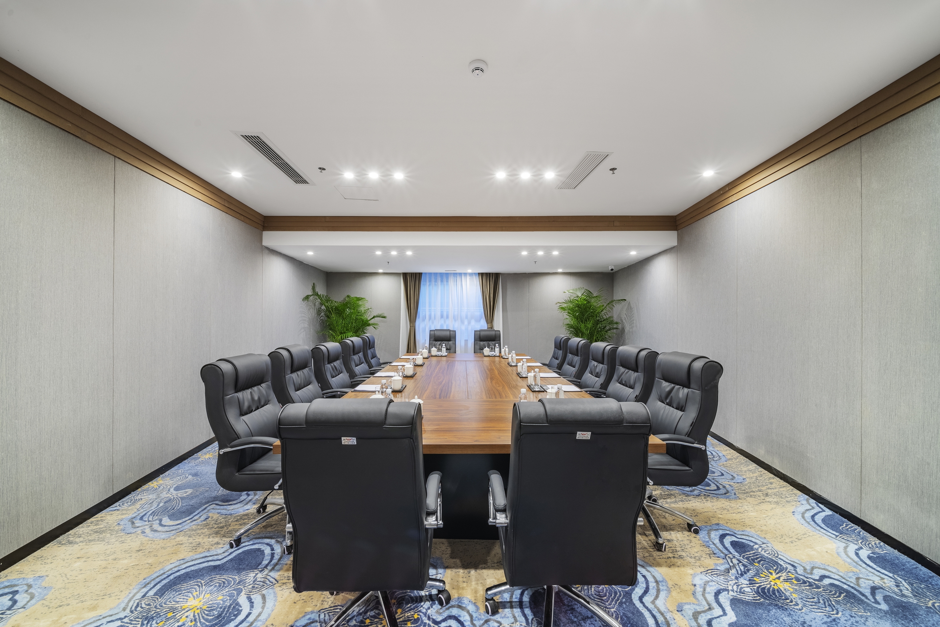 Meeting room at Howard Johnson by Wyndham Lake Serenity Hotel Neijiang in Neijiang City, Other than US/Canada