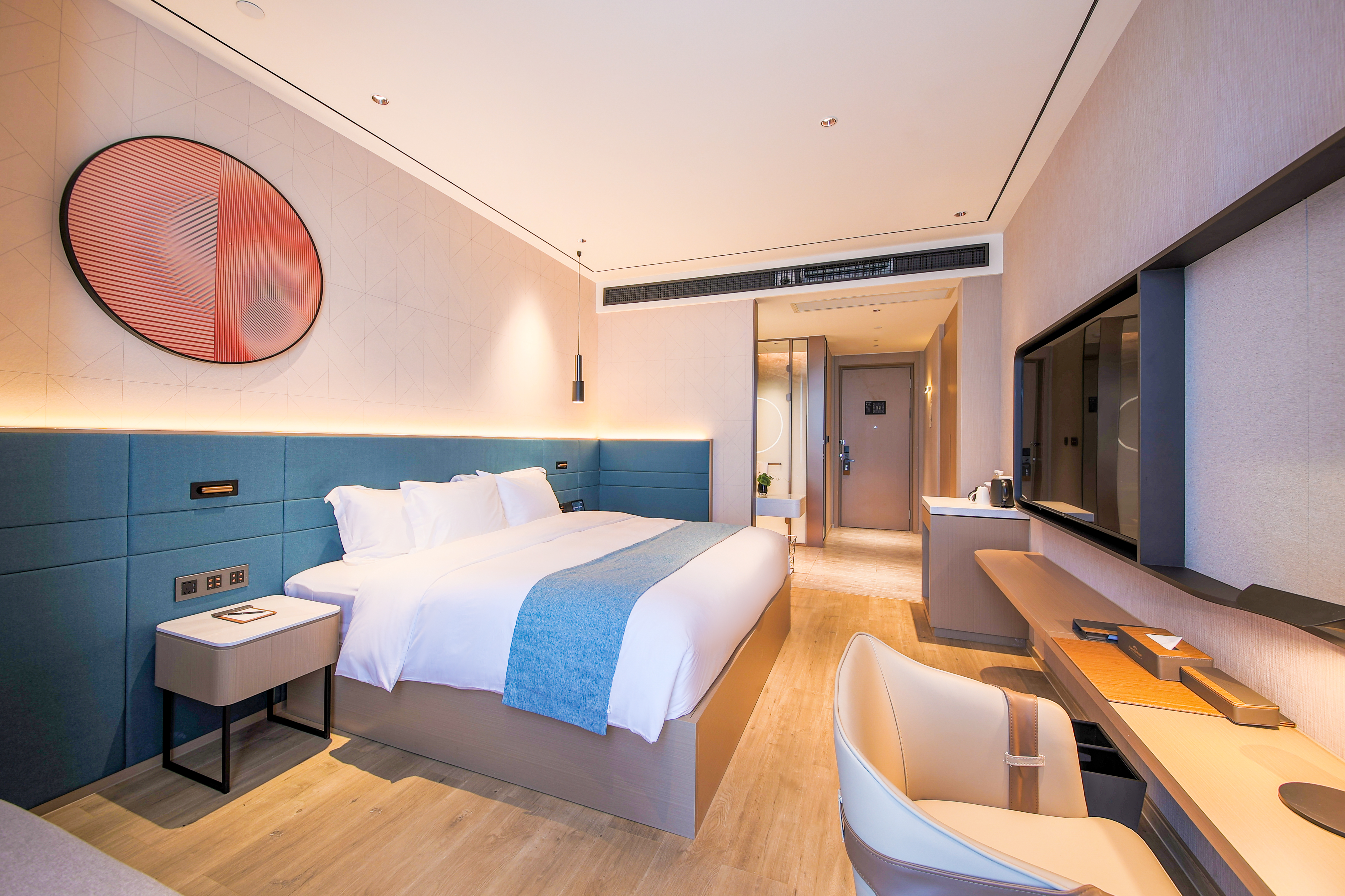 Guest room at the Howard Johnson by Wyndham Longxiang Hotel Ningbo in Ningbo, Other than US/Canada