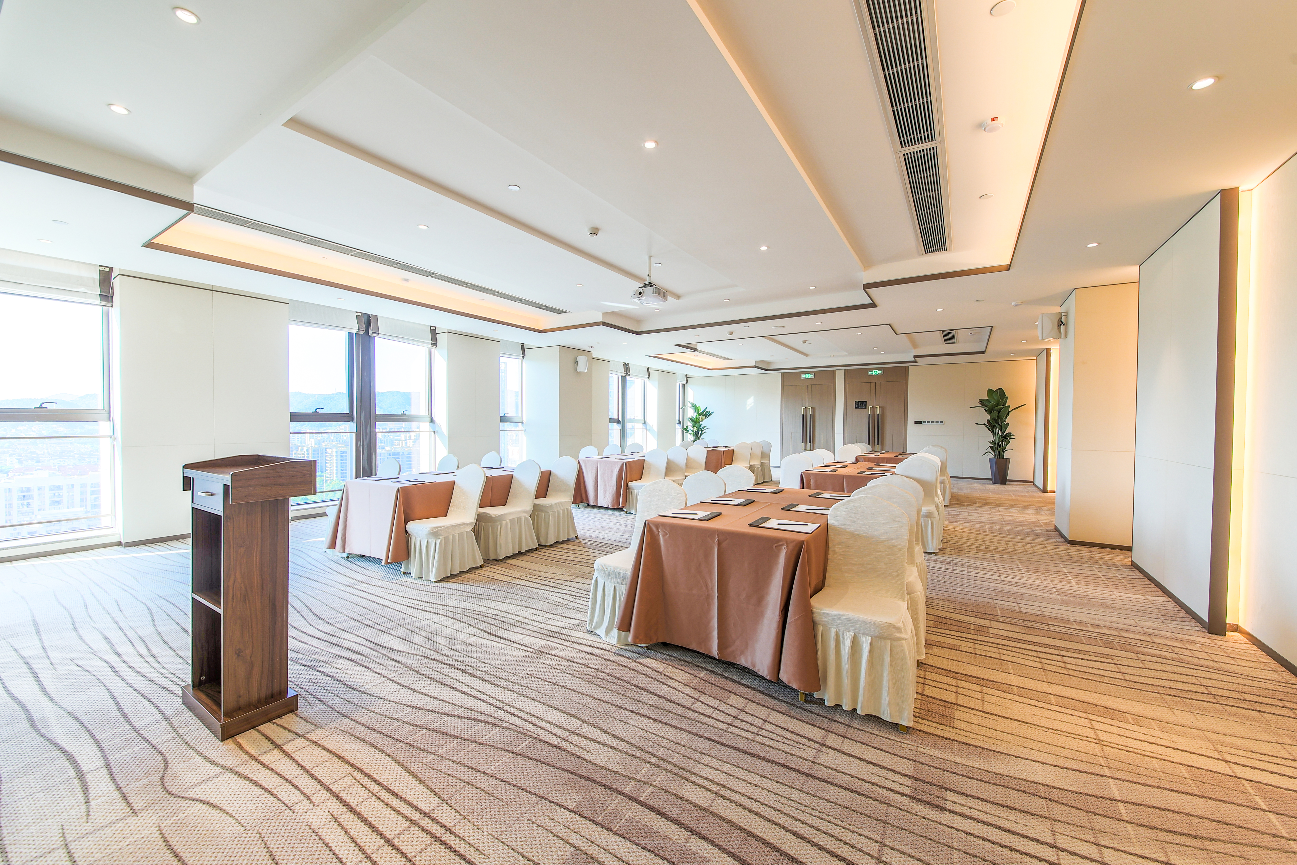 Meeting room at Howard Johnson by Wyndham Longxiang Hotel Ningbo in Ningbo, Other than US/Canada