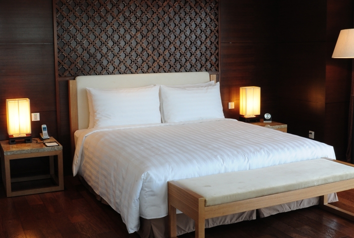 Guest room at the Howard Johnson by Wyndham Huaihai Hotel Shanghai in Shanghai, Other than US/Canada