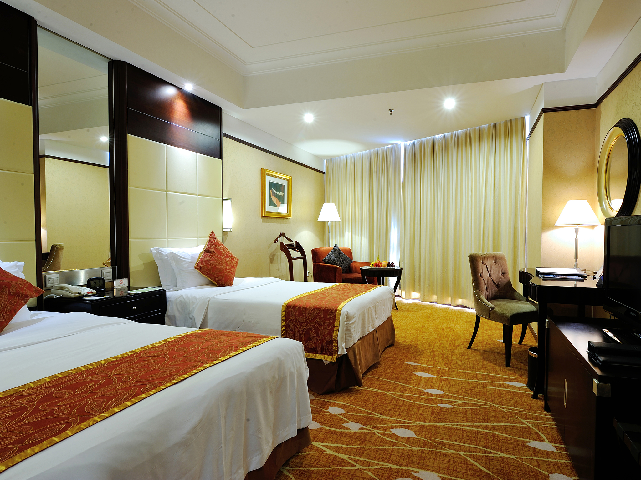 Guest room at the Howard Johnson by Wyndham Pearl Plaza Wuhan in Wuhan, Other than US/Canada