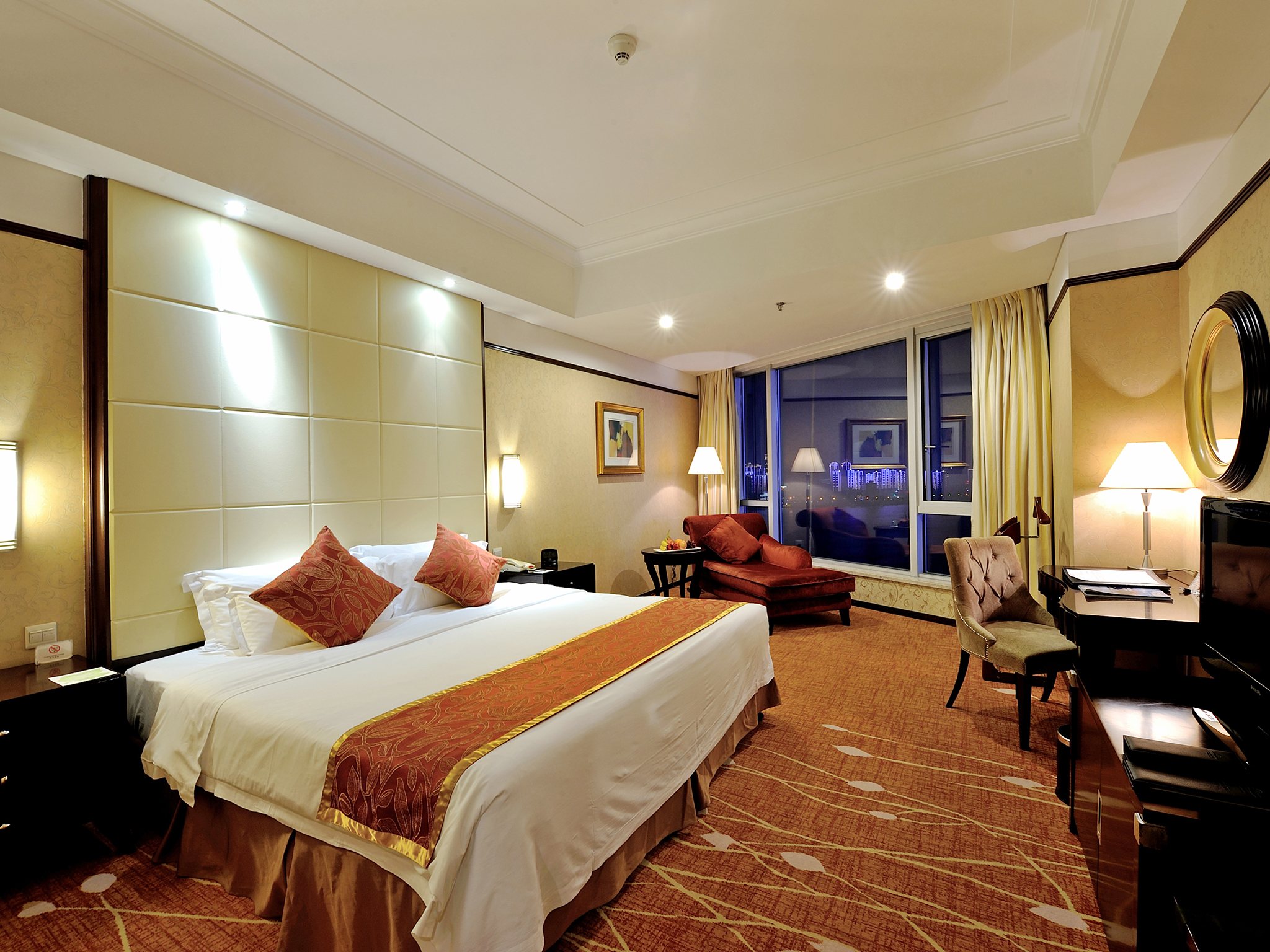 Guest room at the Howard Johnson by Wyndham Pearl Plaza Wuhan in Wuhan, Other than US/Canada