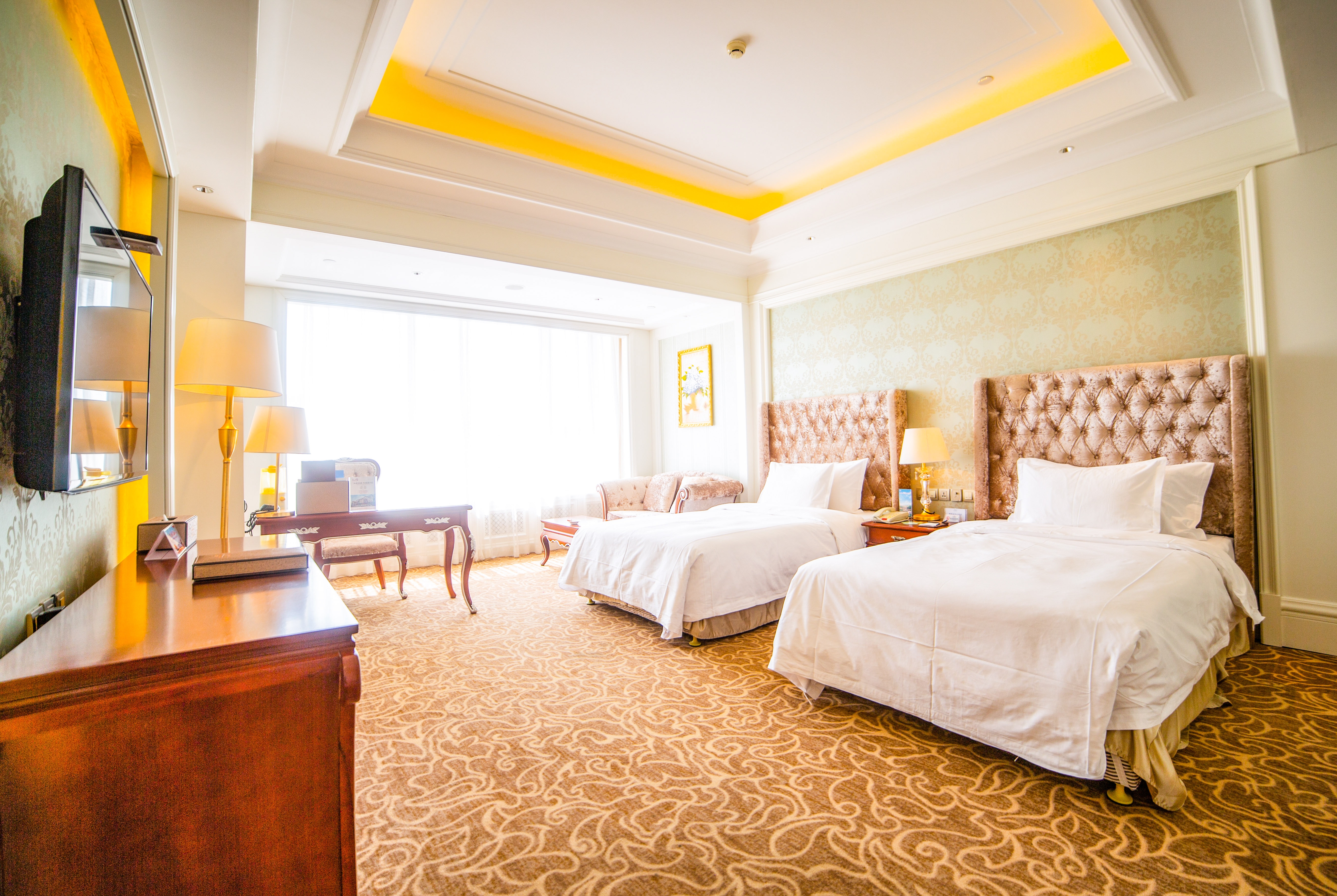 Guest room at the Howard Johnson by Wyndham Domando Plaza Wulanchabu in Wulanchabu, Other than US/Canada