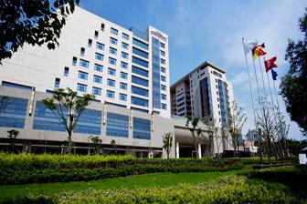 Exterior of Howard Johnson Garden Plaza Yixing hotel in Wuxi, Other than US/Canada Exterior of Howard Johnson Garden Plaza Yixing hotel in Wuxi, Other than US/Canada