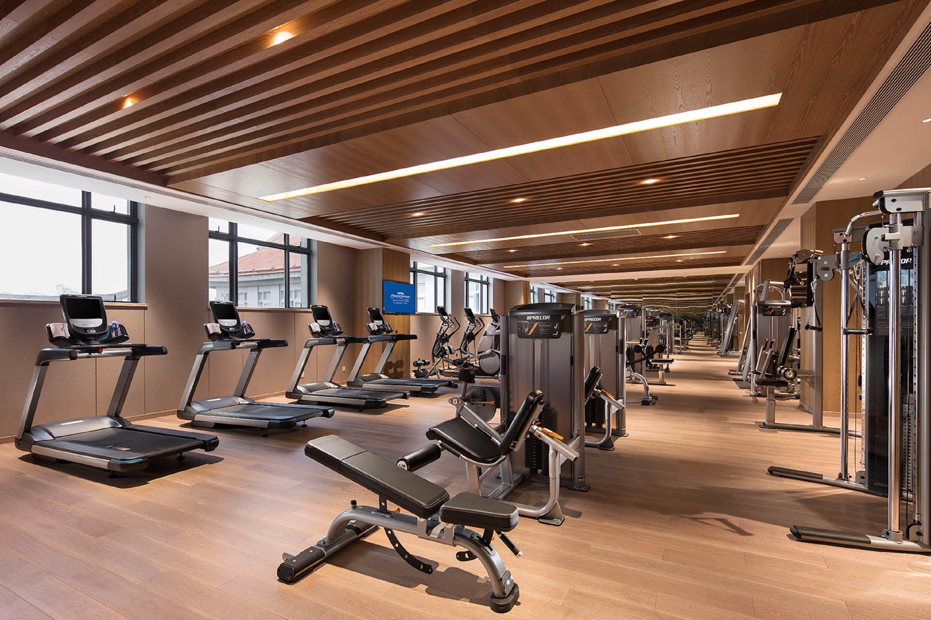 Fitness room at Howard Johnson by Wyndham Jimei Lake Plaza Xiamen in Xiamen, Other than US/Canada