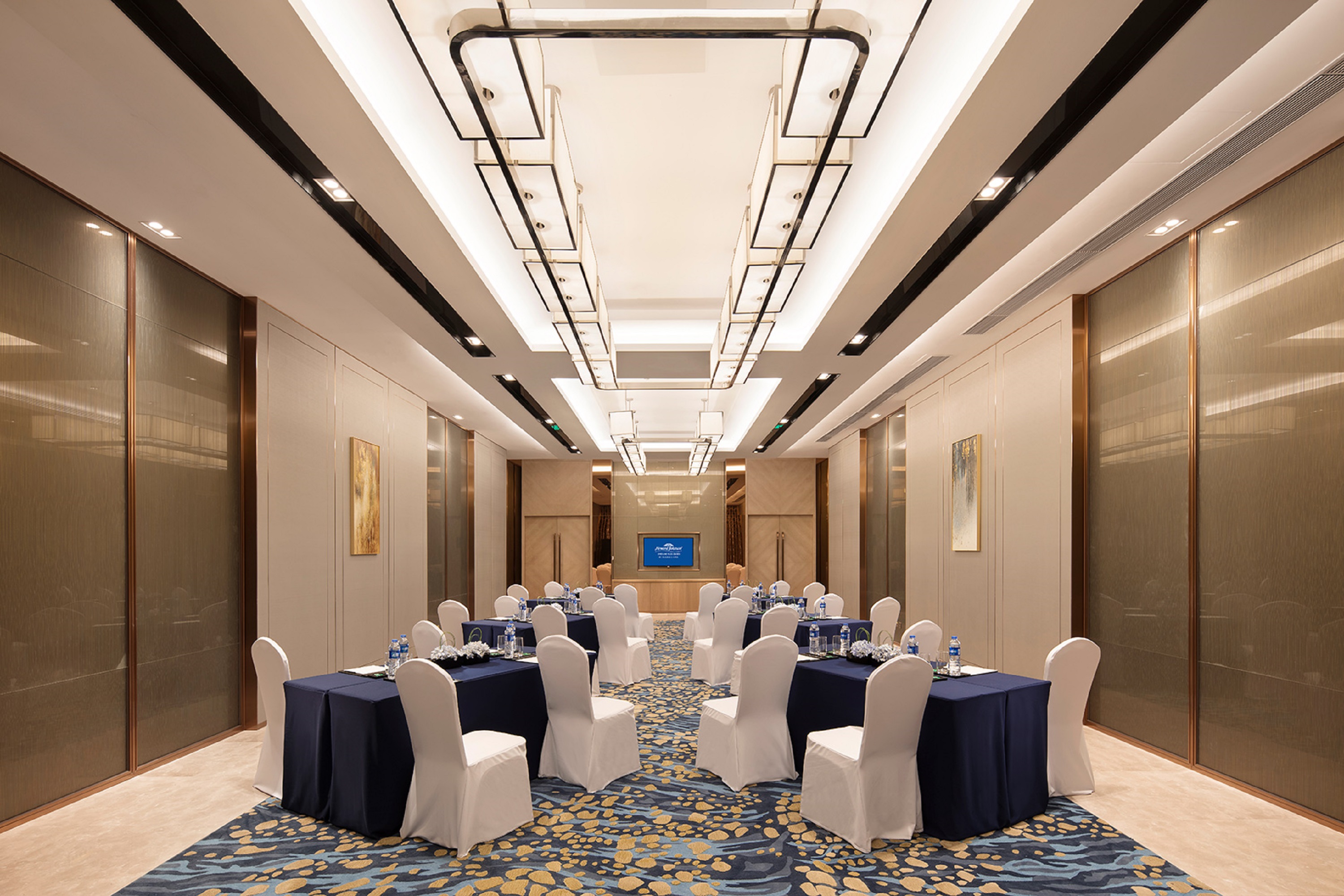 Meeting room at Howard Johnson by Wyndham Jimei Lake Plaza Xiamen in Xiamen, Other than US/Canada