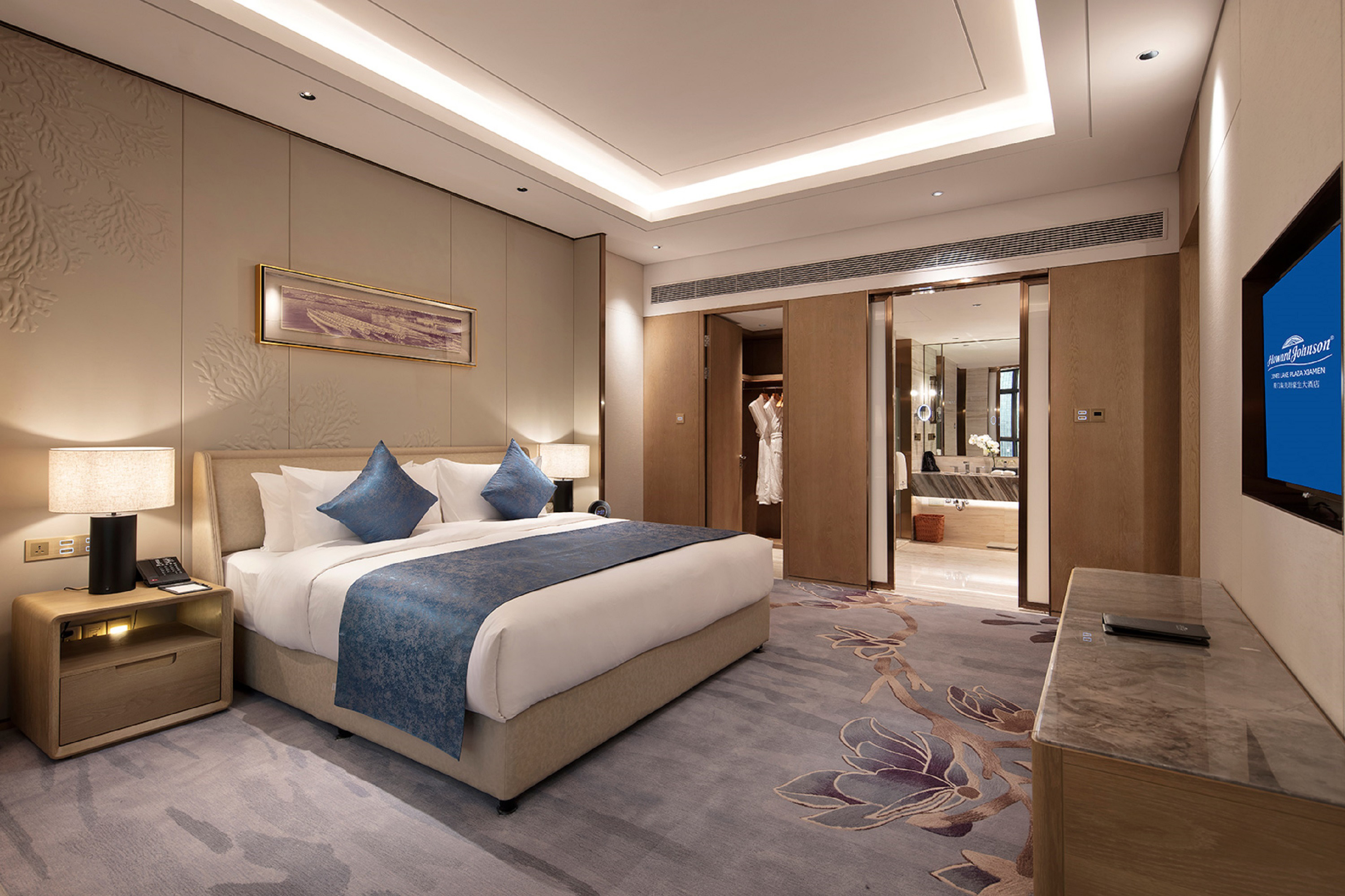 Howard Johnson by Wyndham Jimei Lake Plaza Xiamen suite in Xiamen, Other than US/Canada