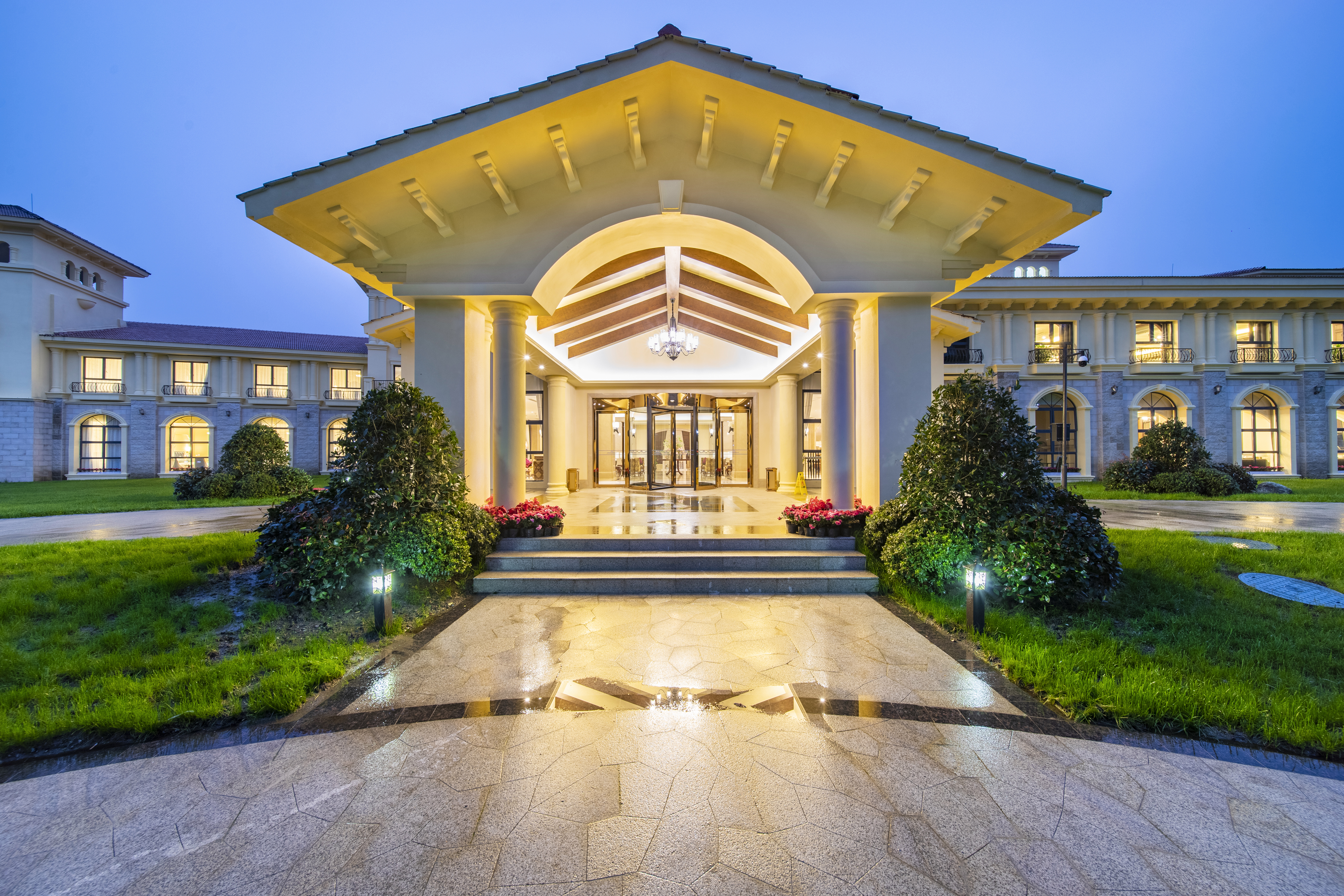 Exterior of Howard Johnson by Wyndham Yaan Forest Resort hotel in Yaan, Other than US/Canada