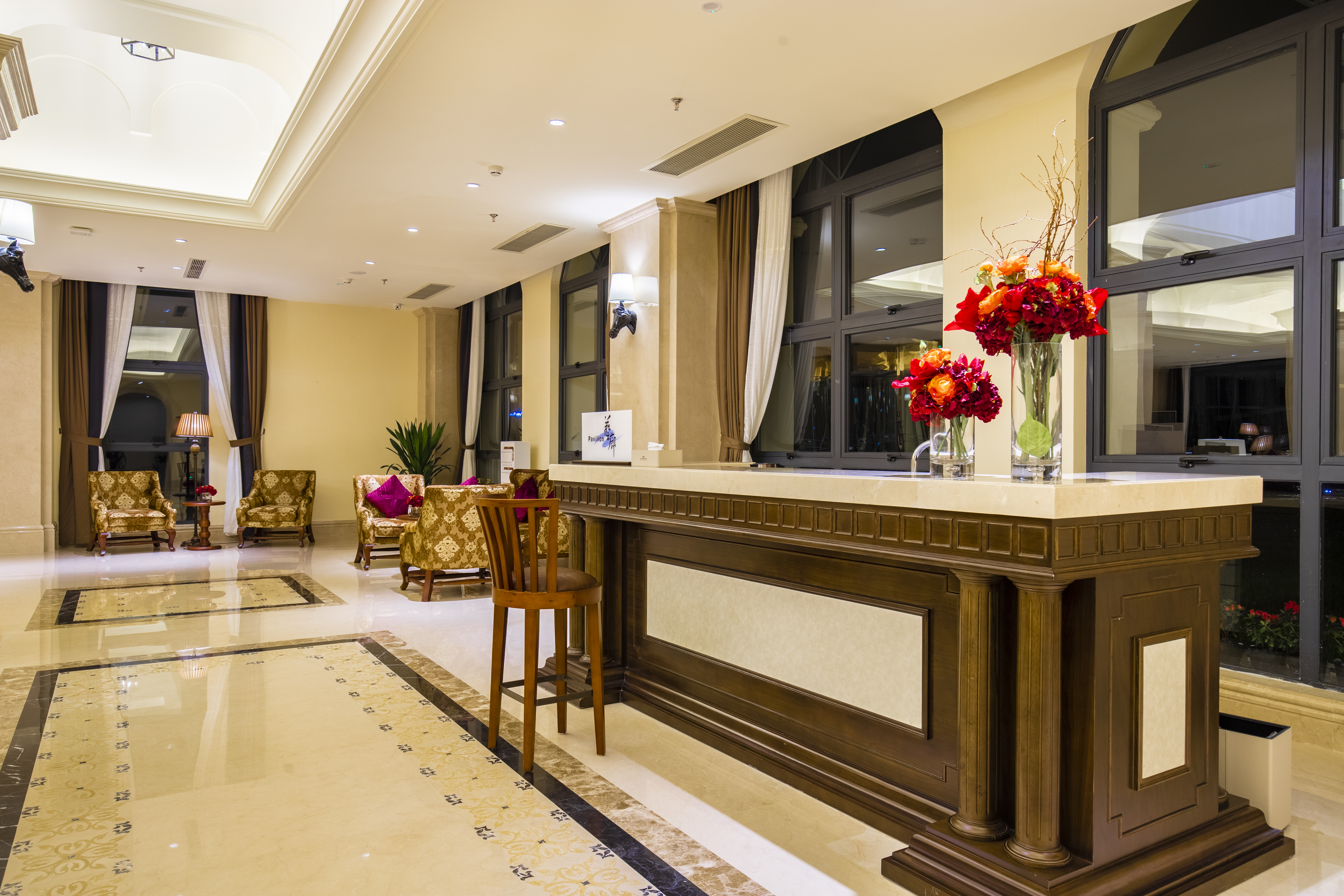 Lobby bar at Howard Johnson by Wyndham Yaan Forest Resort in Yaan, Other than US/Canada