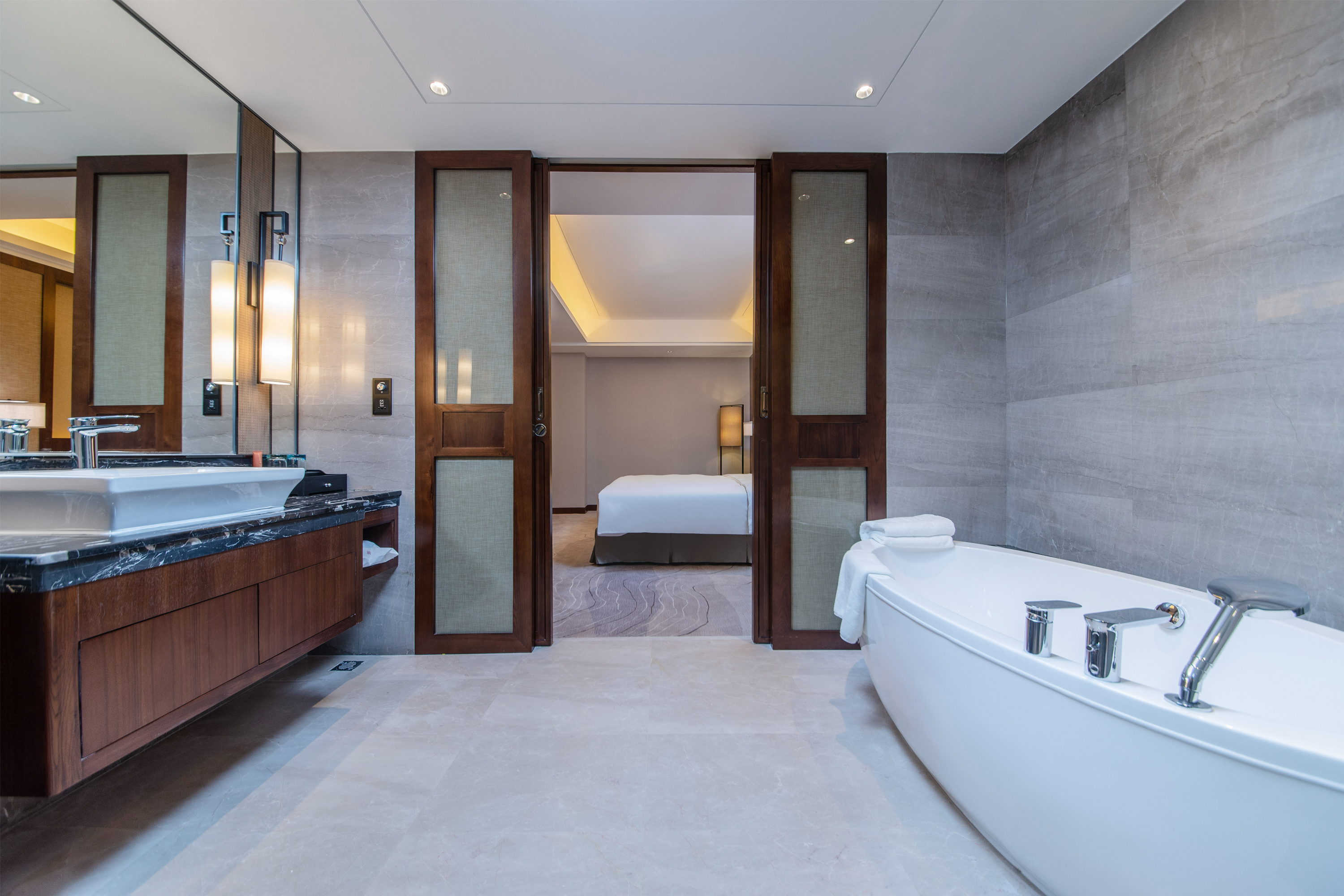 Guest room bath at the Howard Johnson Neodalle Resort Zhangjiajie in Zhangjiajie, Other than US/Canada