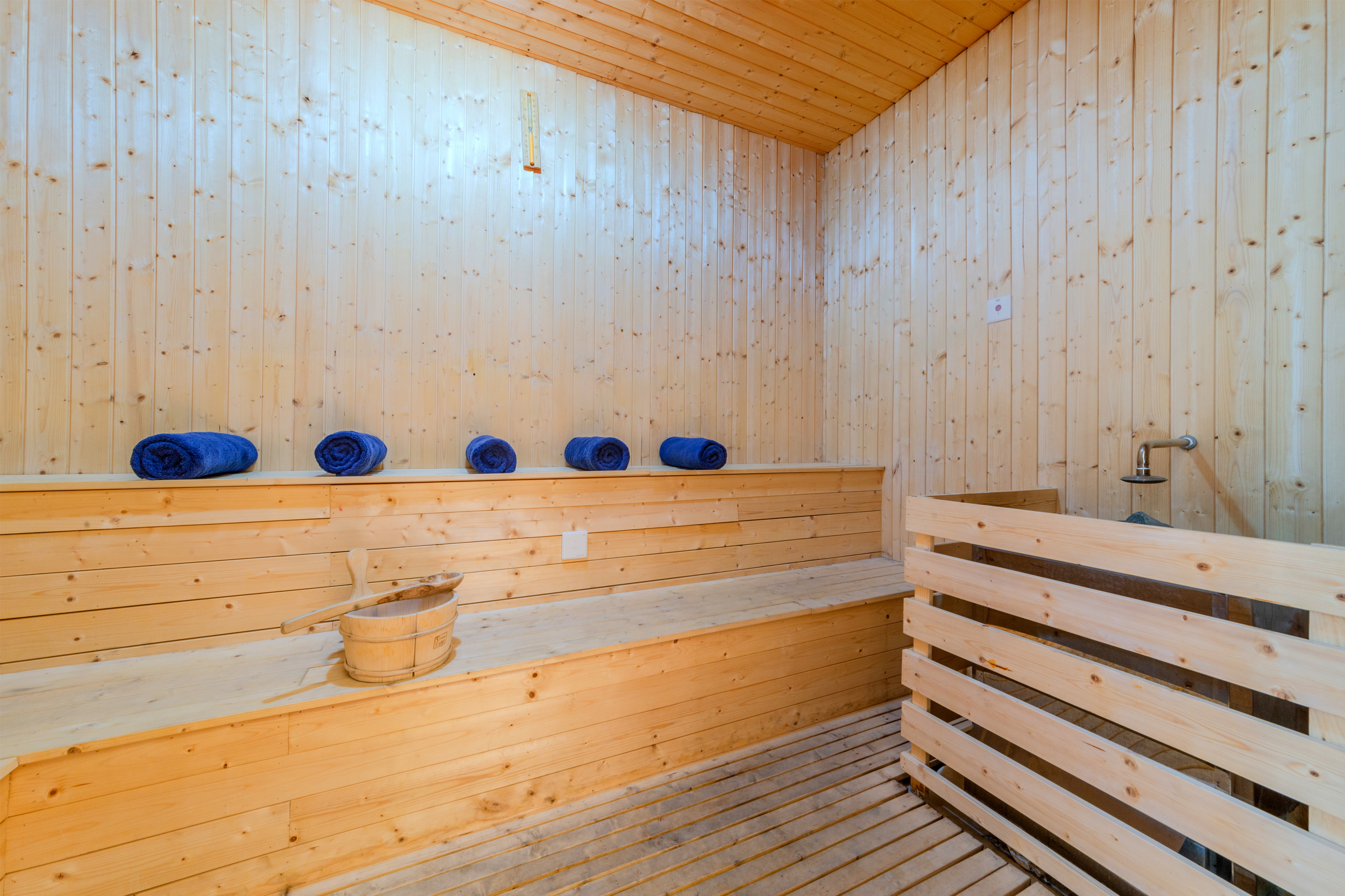 Howard Johnson Neodalle Resort Zhangjiajie sauna in Zhangjiajie, Other than US/Canada