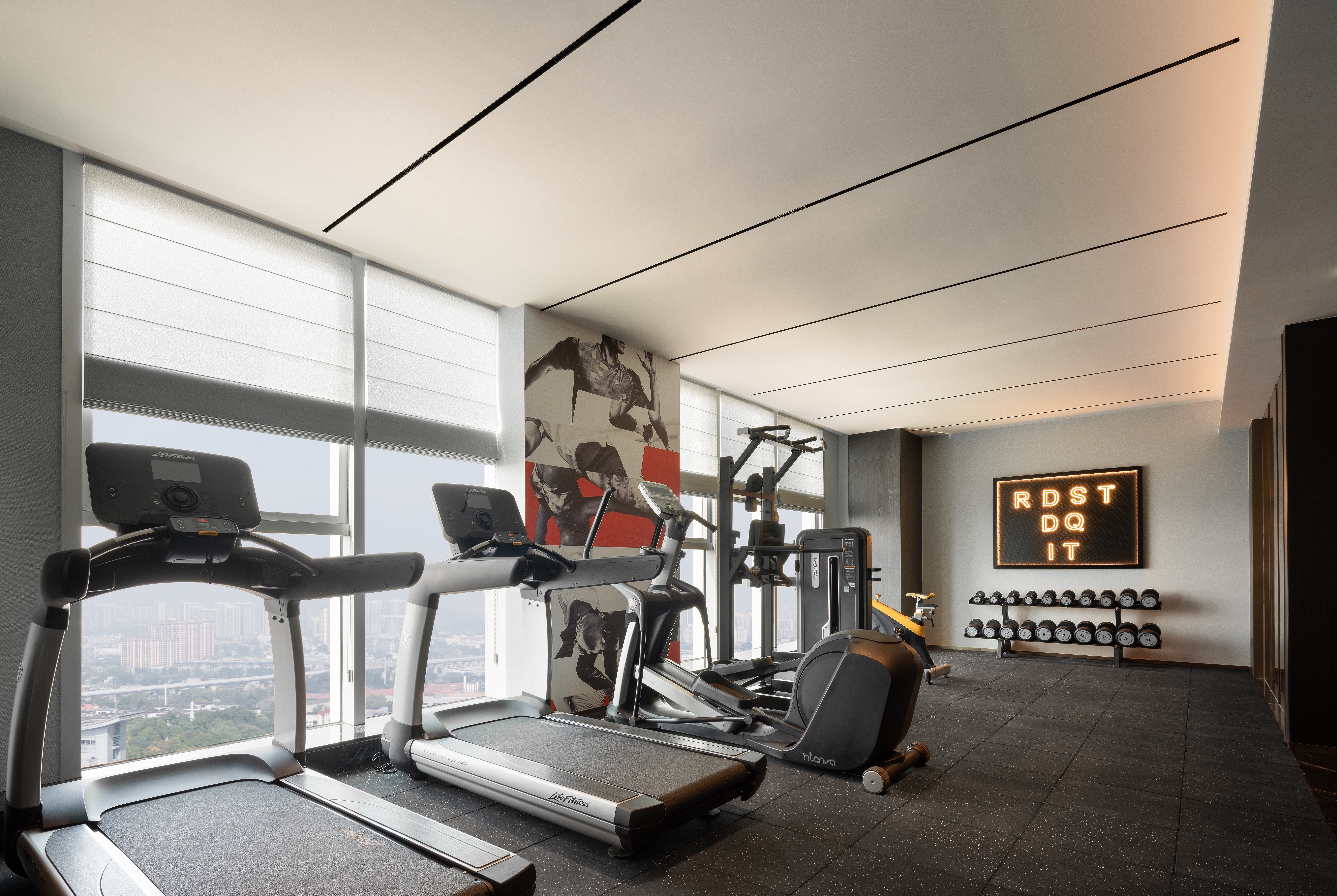 Fitness room at Howard Johnson by Wyndham Zhuzhou Junli Hotel in Zhuzhou, Other than US/Canada