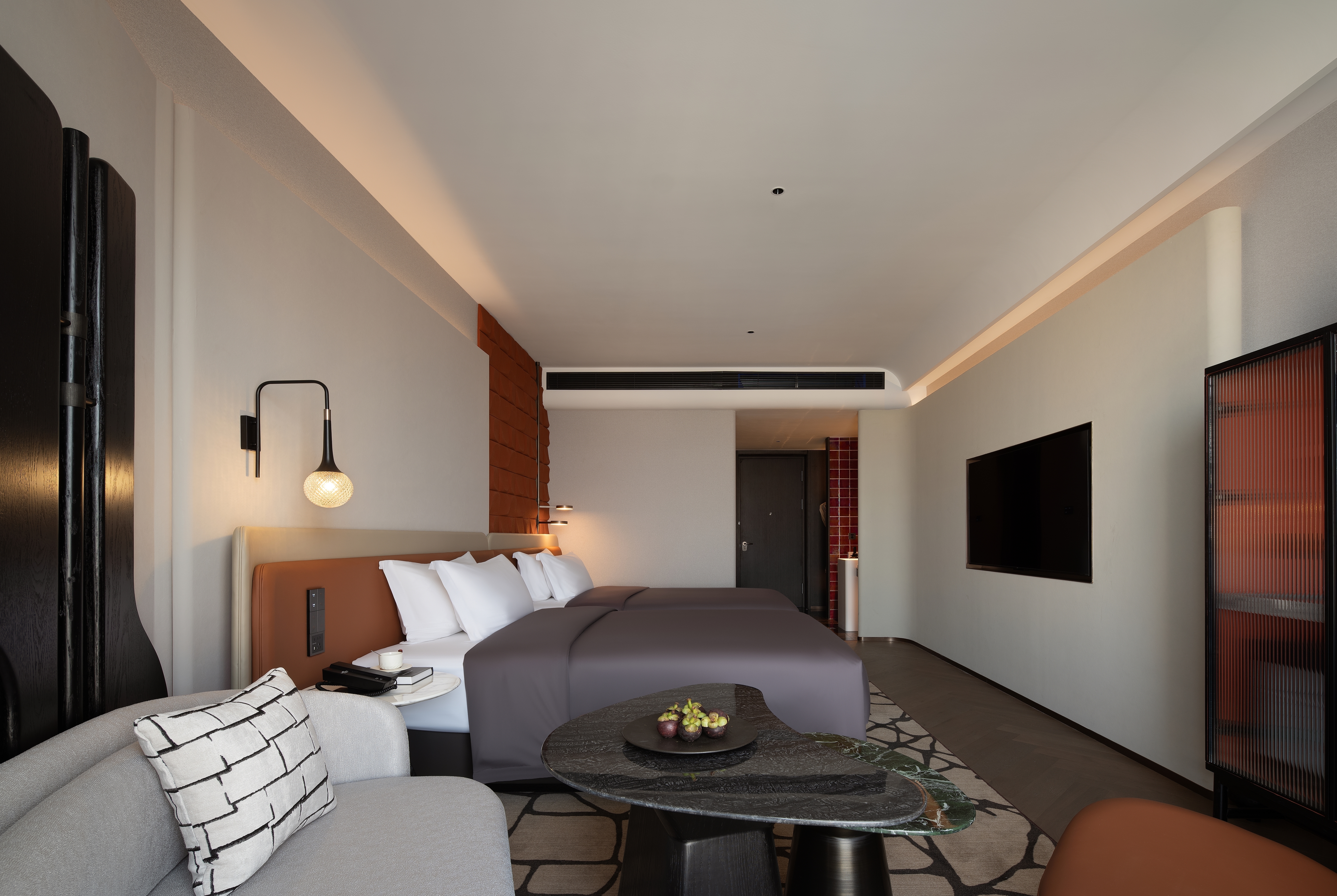 Guest room at the Howard Johnson by Wyndham Zhuzhou Junli Hotel in Zhuzhou, Other than US/Canada