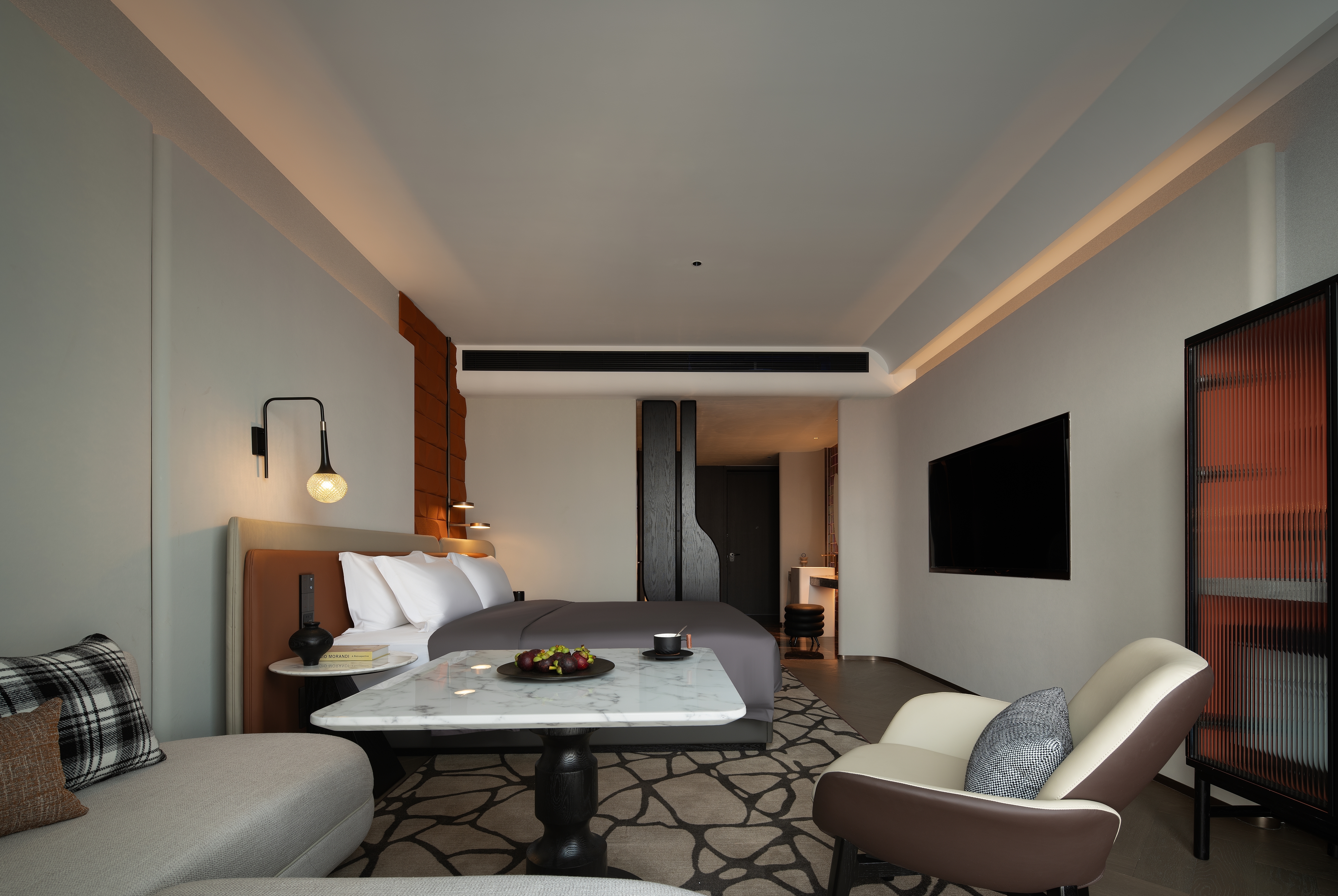 Guest room at the Howard Johnson by Wyndham Zhuzhou Junli Hotel in Zhuzhou, Other than US/Canada