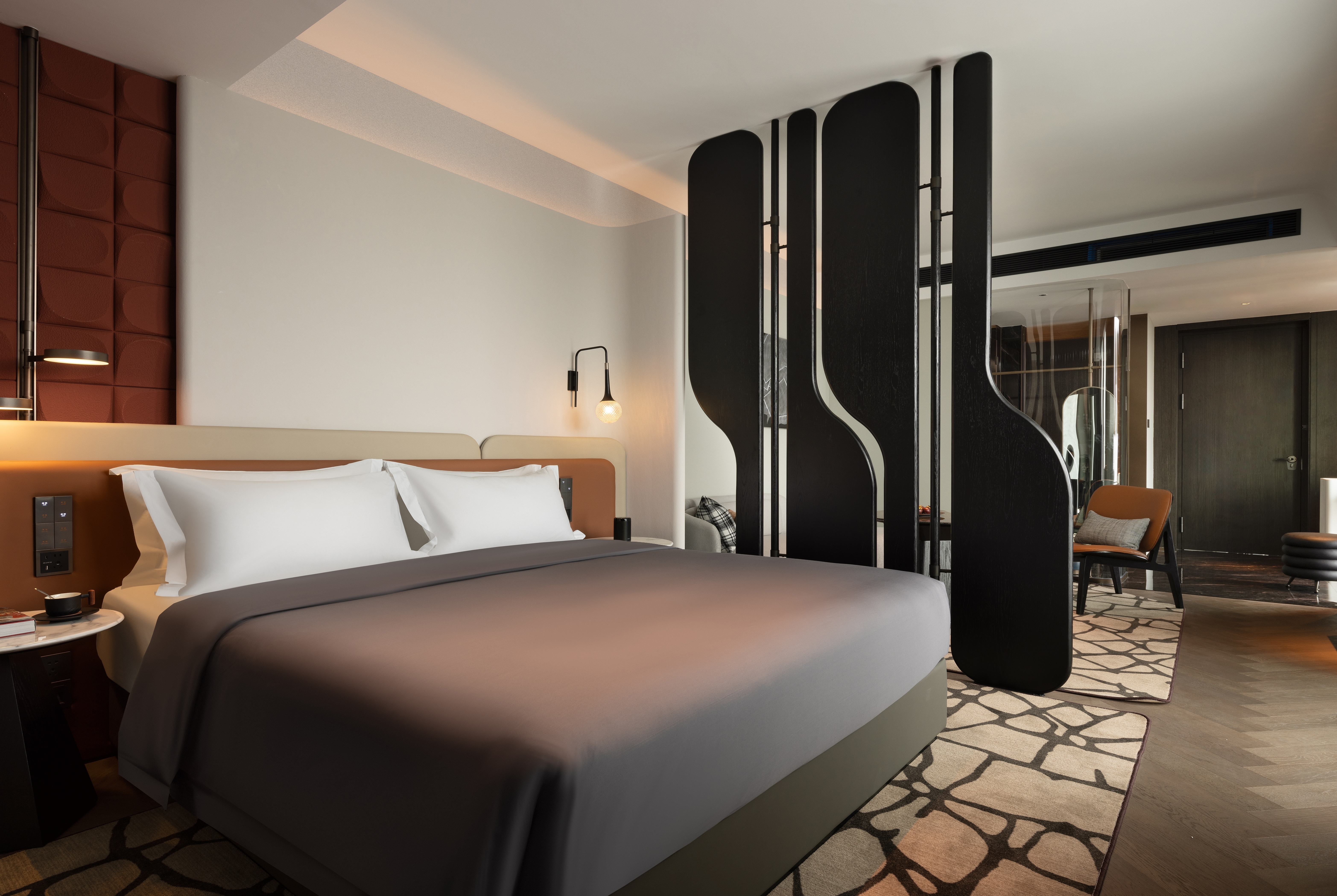 Guest room at the Howard Johnson by Wyndham Zhuzhou Junli Hotel in Zhuzhou, Other than US/Canada