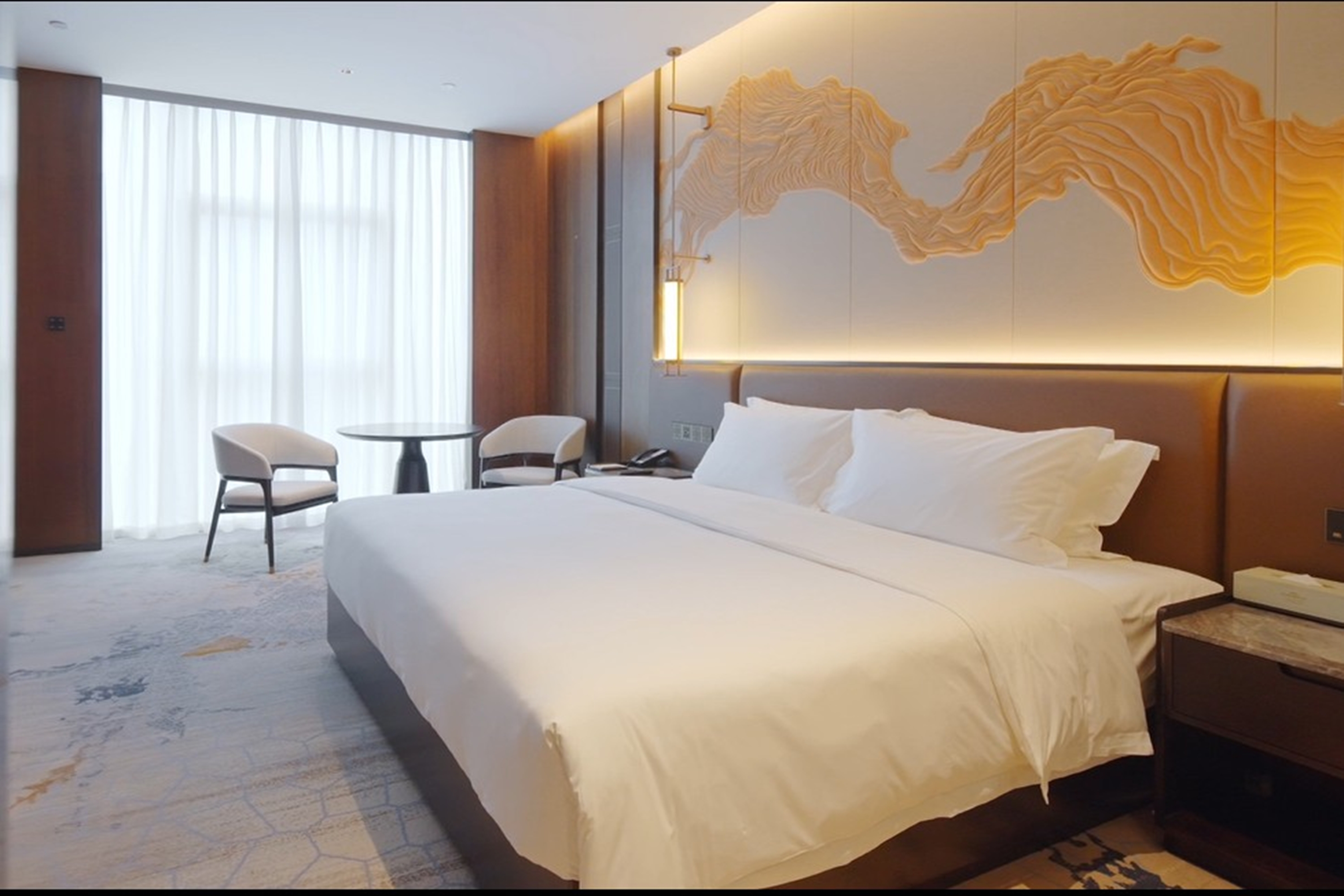 Guest room at the Howard Johnson by Wyndham Guotou Plaza Zigong in Zigong, Other than US/Canada