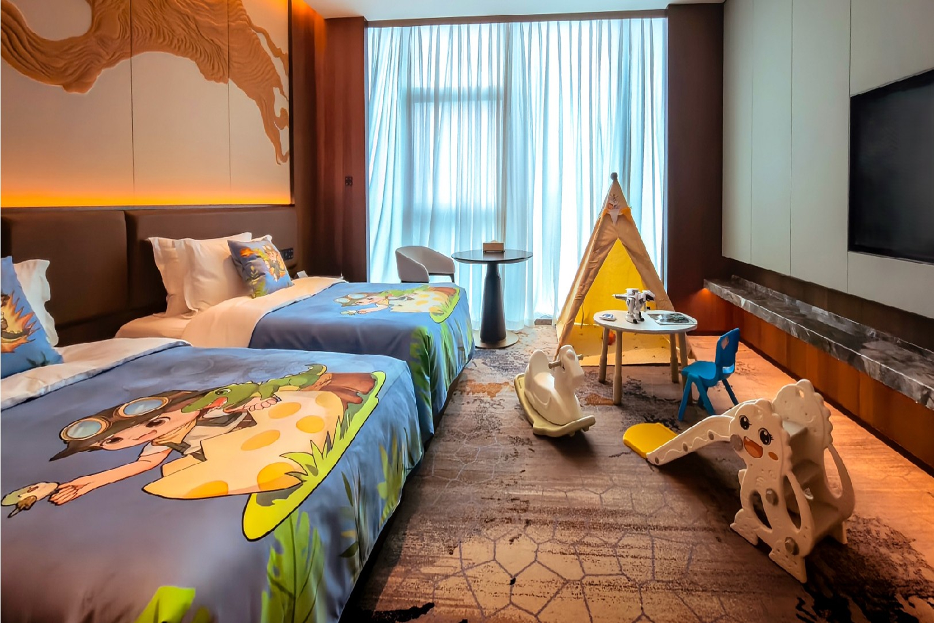Guest room at the Howard Johnson by Wyndham Guotou Plaza Zigong in Zigong, Other than US/Canada