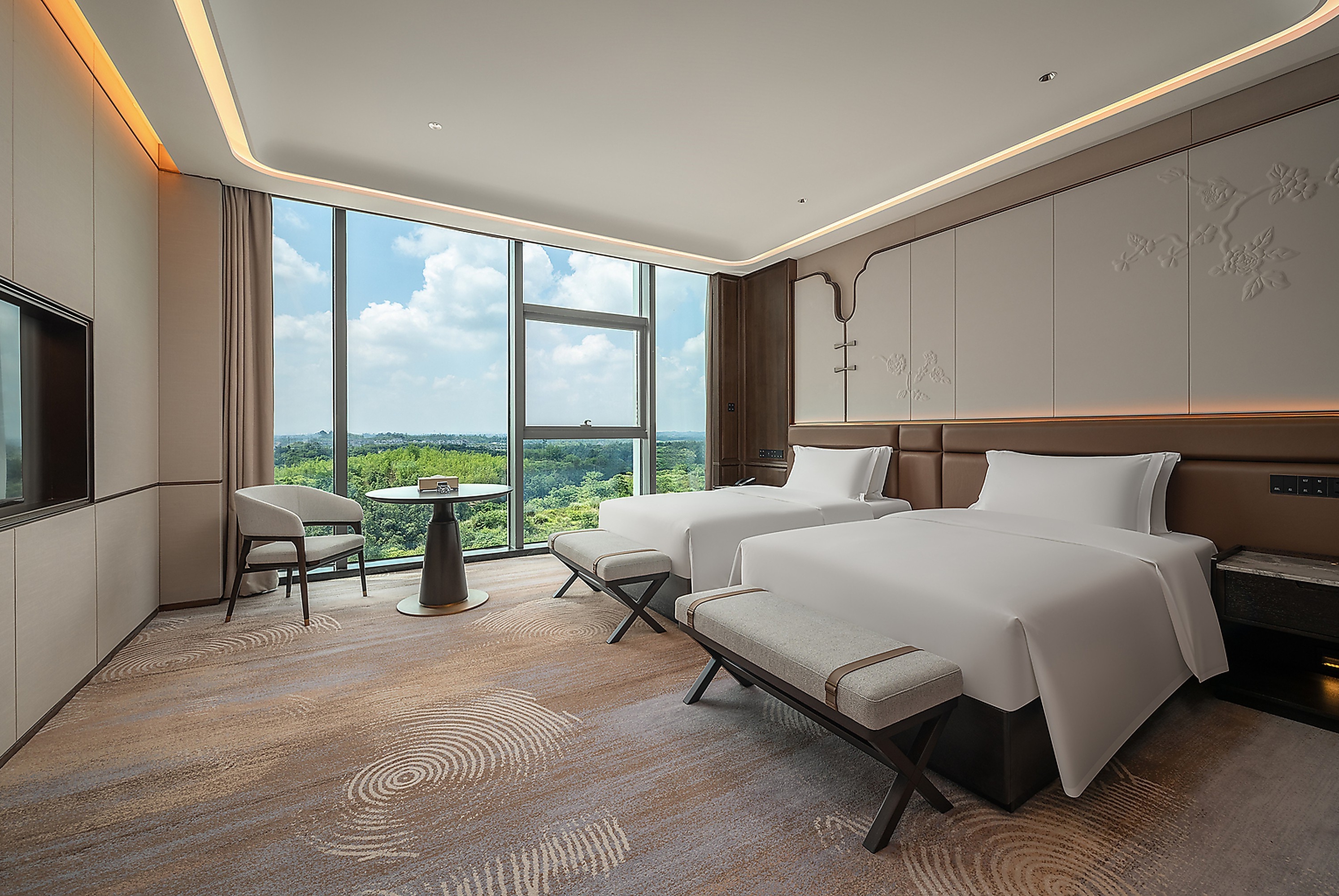 Guest room at the Howard Johnson by Wyndham Guotou Plaza Zigong in Zigong, Other than US/Canada