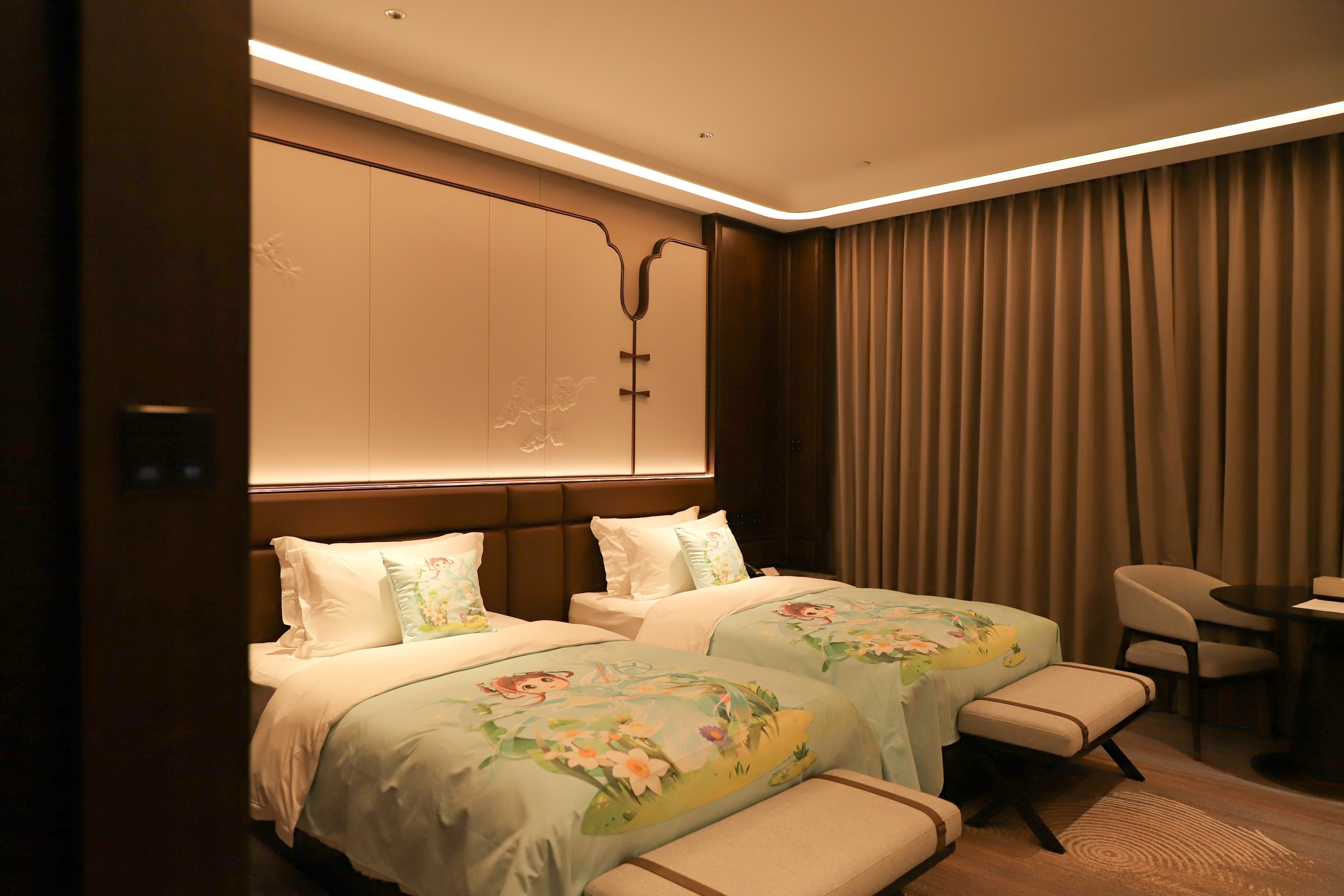 Guest room at the Howard Johnson by Wyndham Guotou Plaza Zigong in Zigong, Other than US/Canada