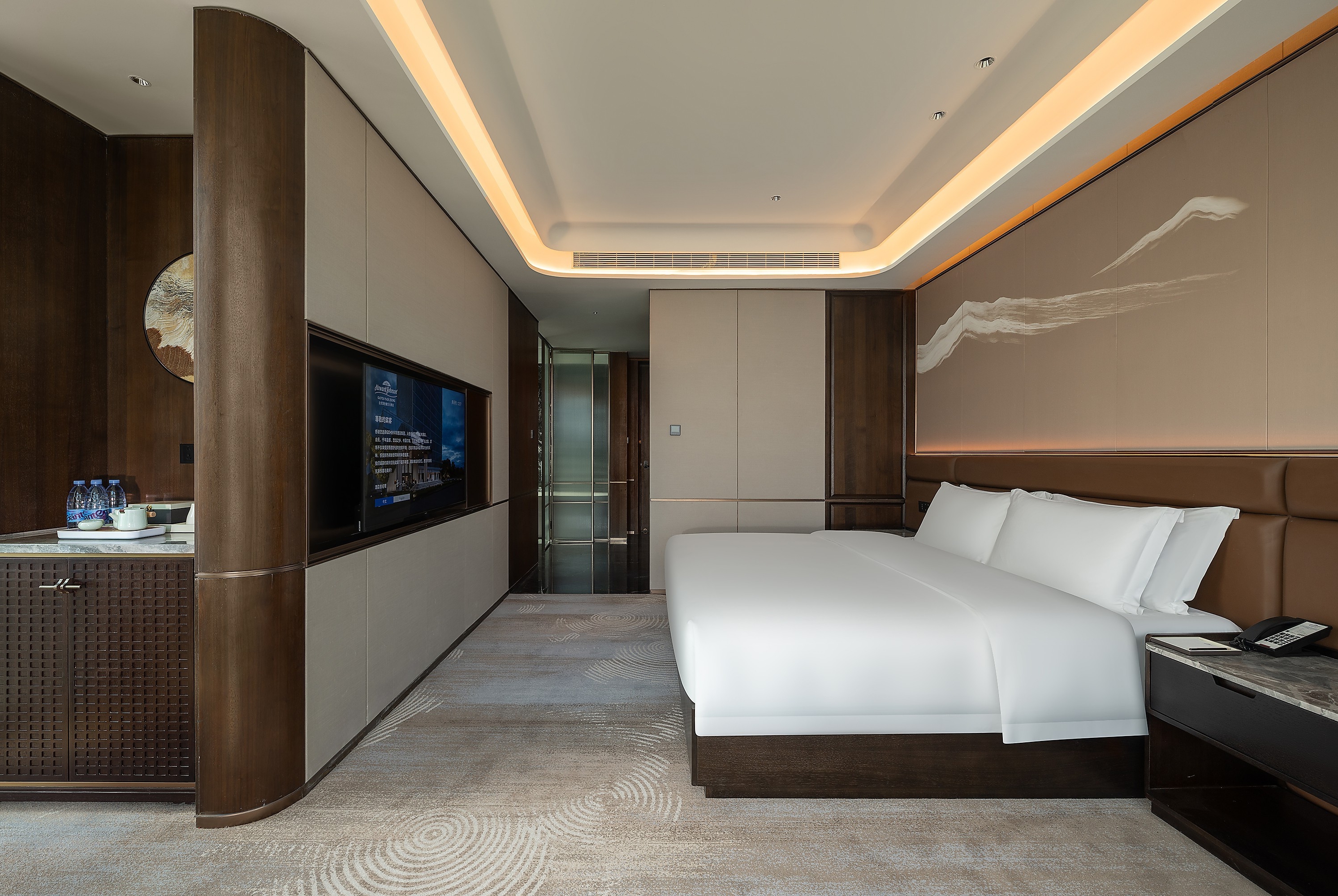 Guest room at the Howard Johnson by Wyndham Guotou Plaza Zigong in Zigong, Other than US/Canada
