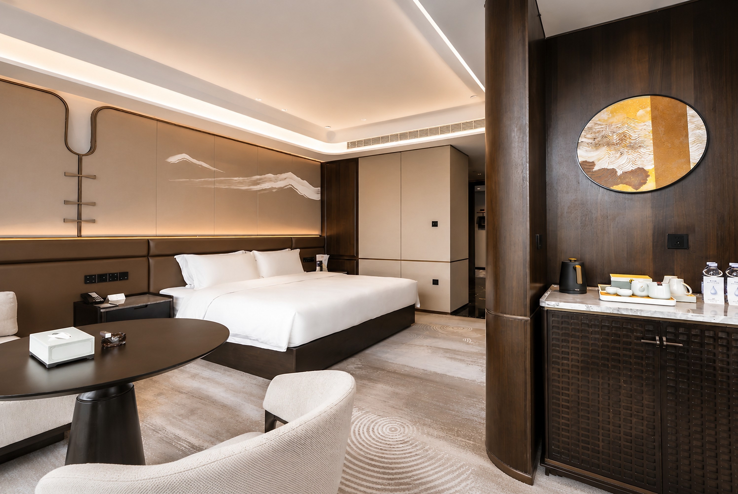 Guest room at the Howard Johnson by Wyndham Guotou Plaza Zigong in Zigong, Other than US/Canada