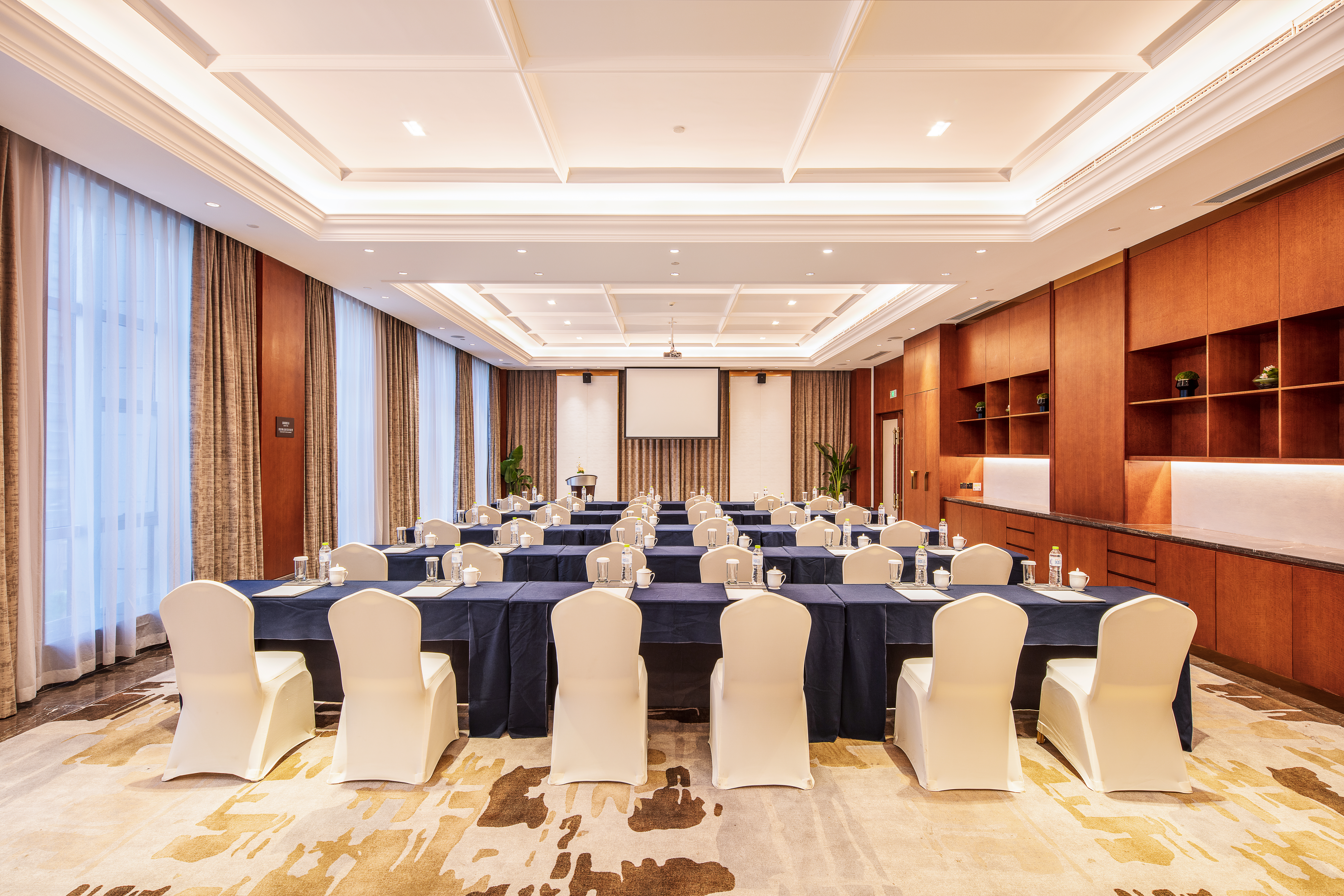 Meeting room at Howard Johnson by Wyndham New District Plaza Ziyang in Ziyang, Other than US/Canada