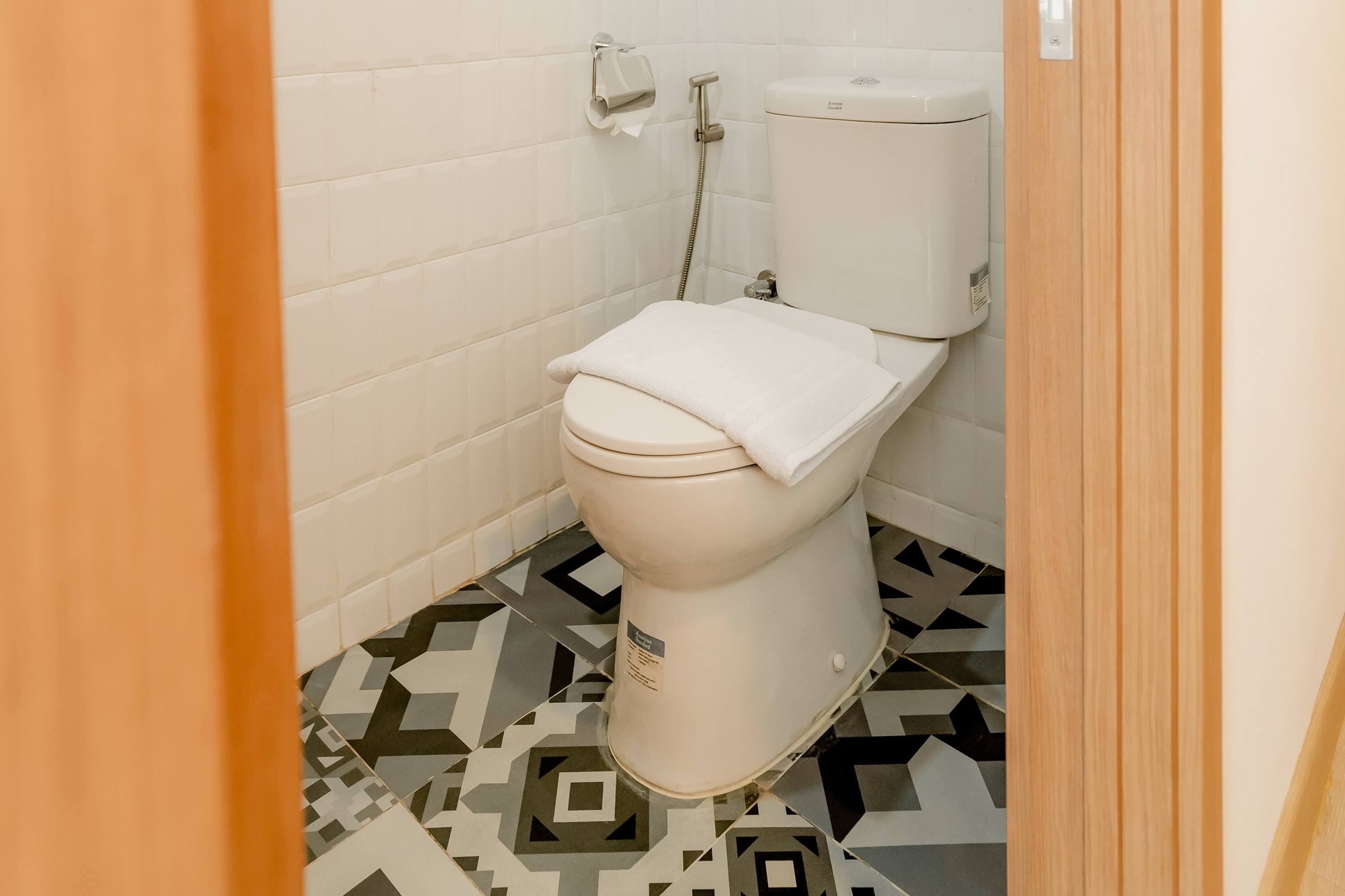 Guest room bath at the Howard Johnson By Wyndham Tangerang in Tangerang, Other than US/Canada