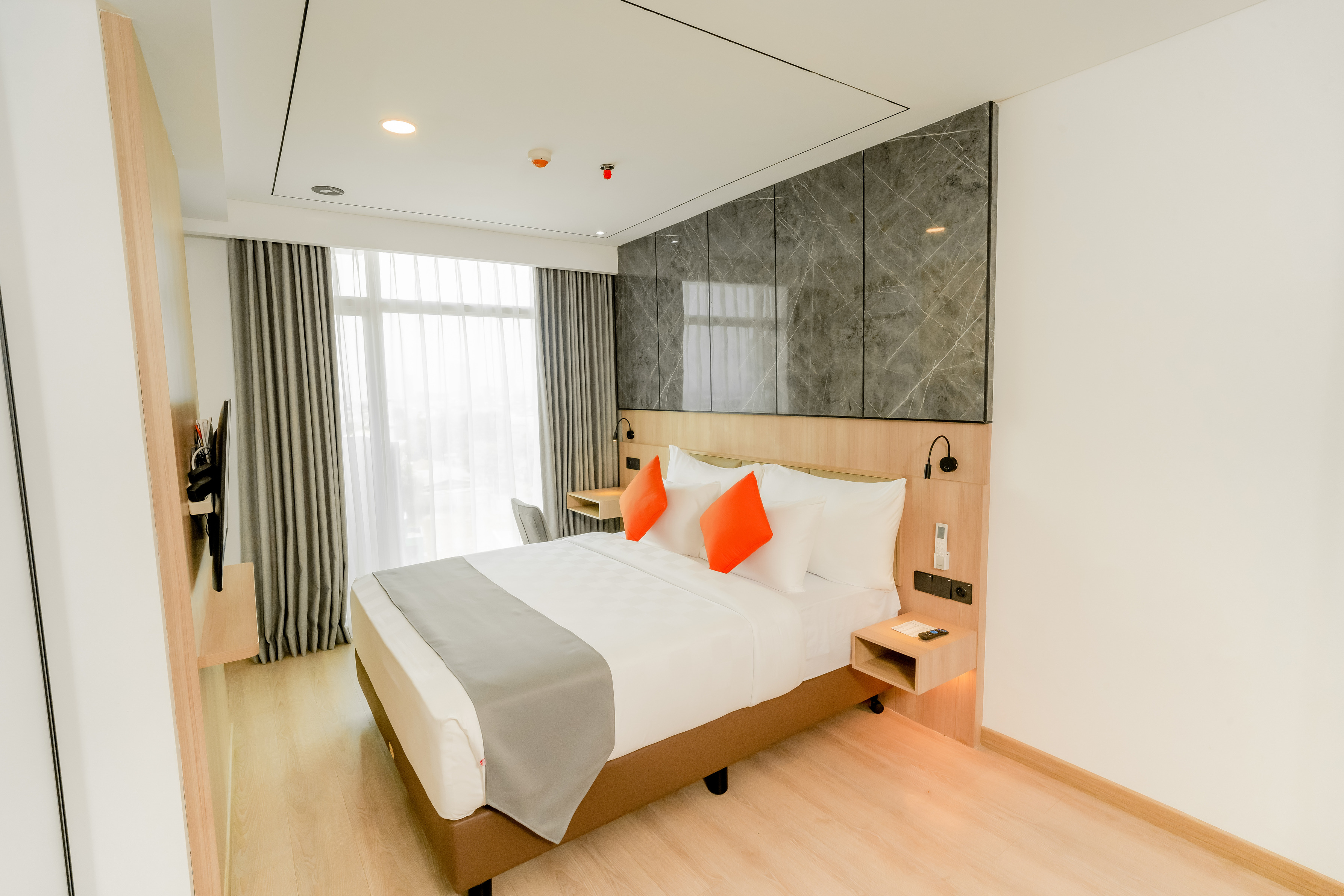 Guest room at the Howard Johnson By Wyndham Tangerang in Tangerang, Other than US/Canada