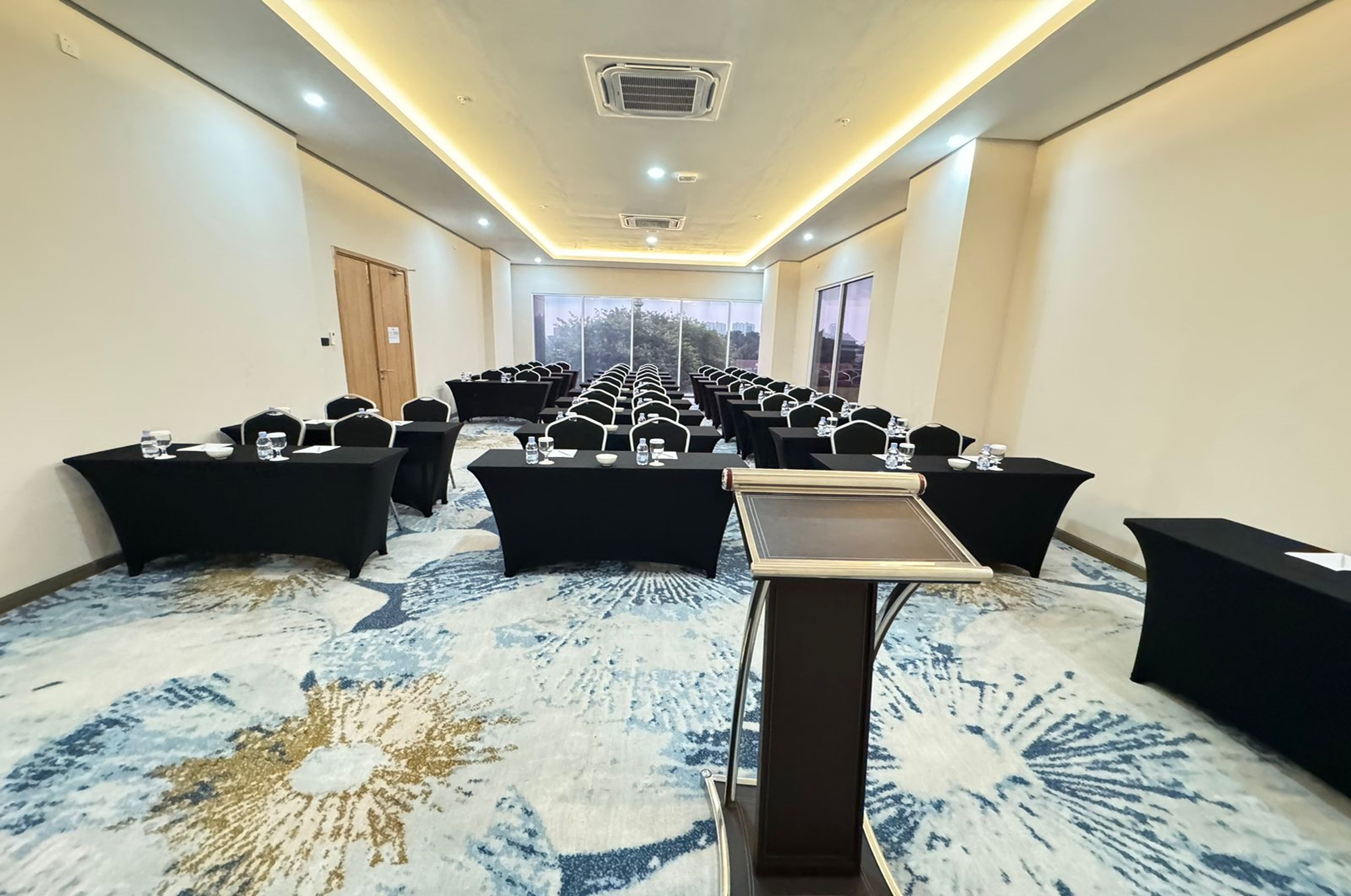 Meeting room at Howard Johnson By Wyndham Tangerang in Tangerang, Other than US/Canada