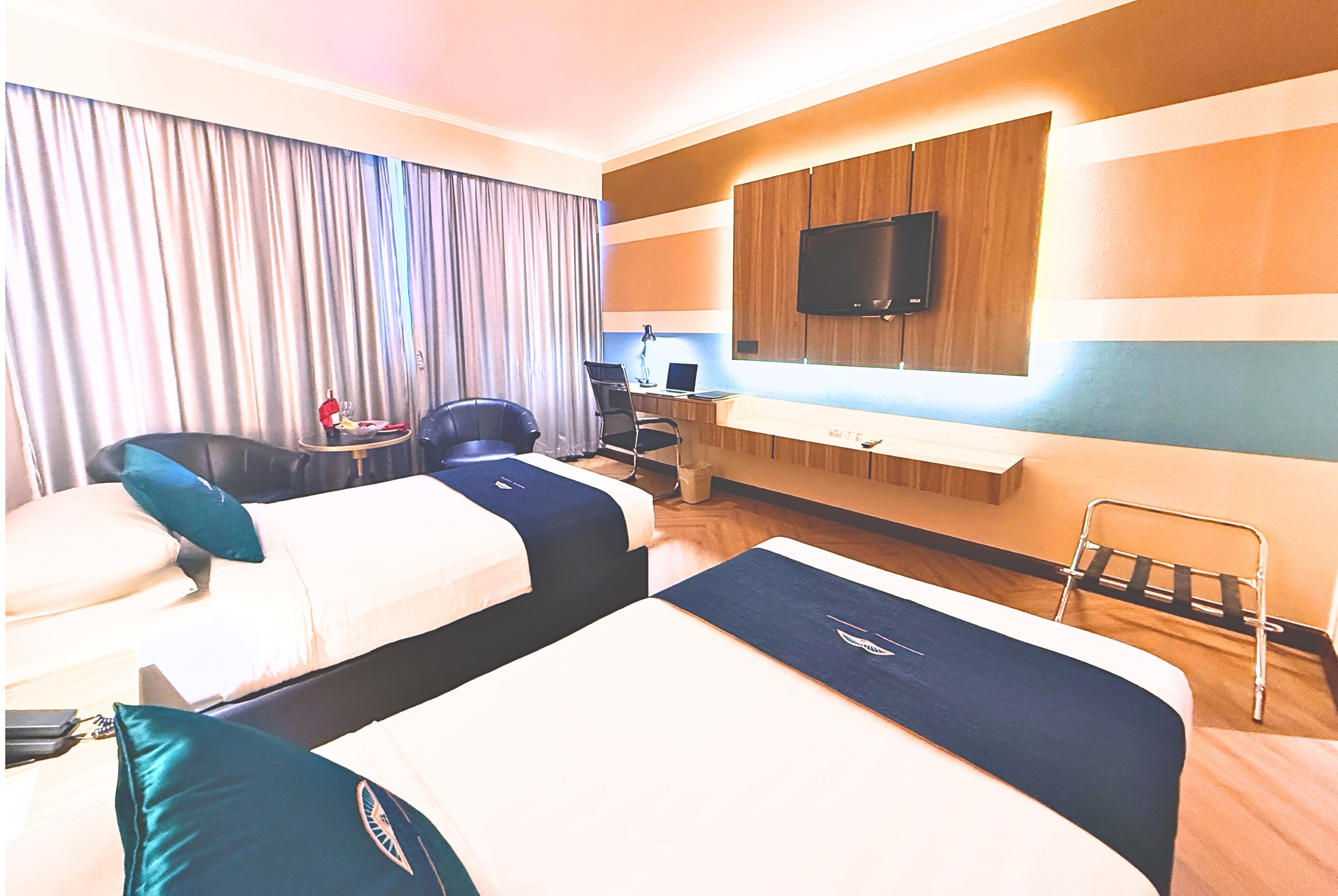 Guest room at the Howard Johnson by Wyndham Kota Kinabalu City Centre in Kota Kinabalu, Other than US/Canada