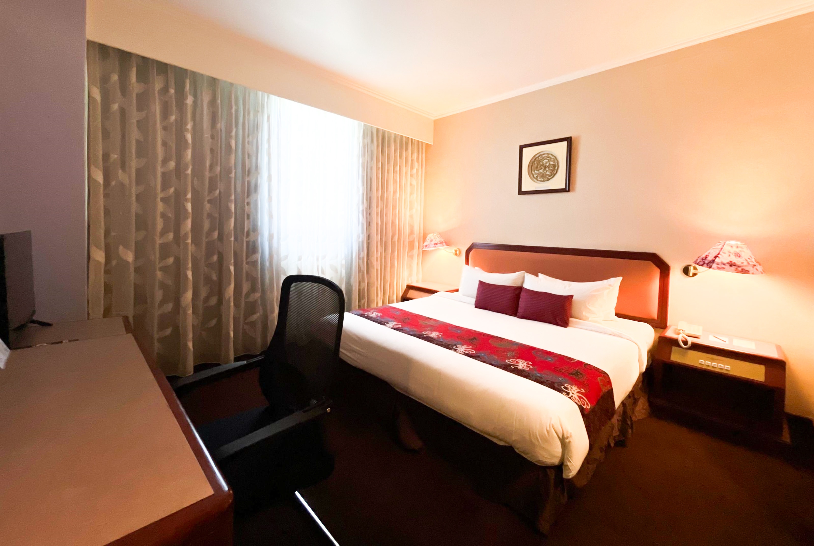 Howard Johnson by Wyndham Kota Kinabalu City Centre suite in Kota Kinabalu, Other than US/Canada