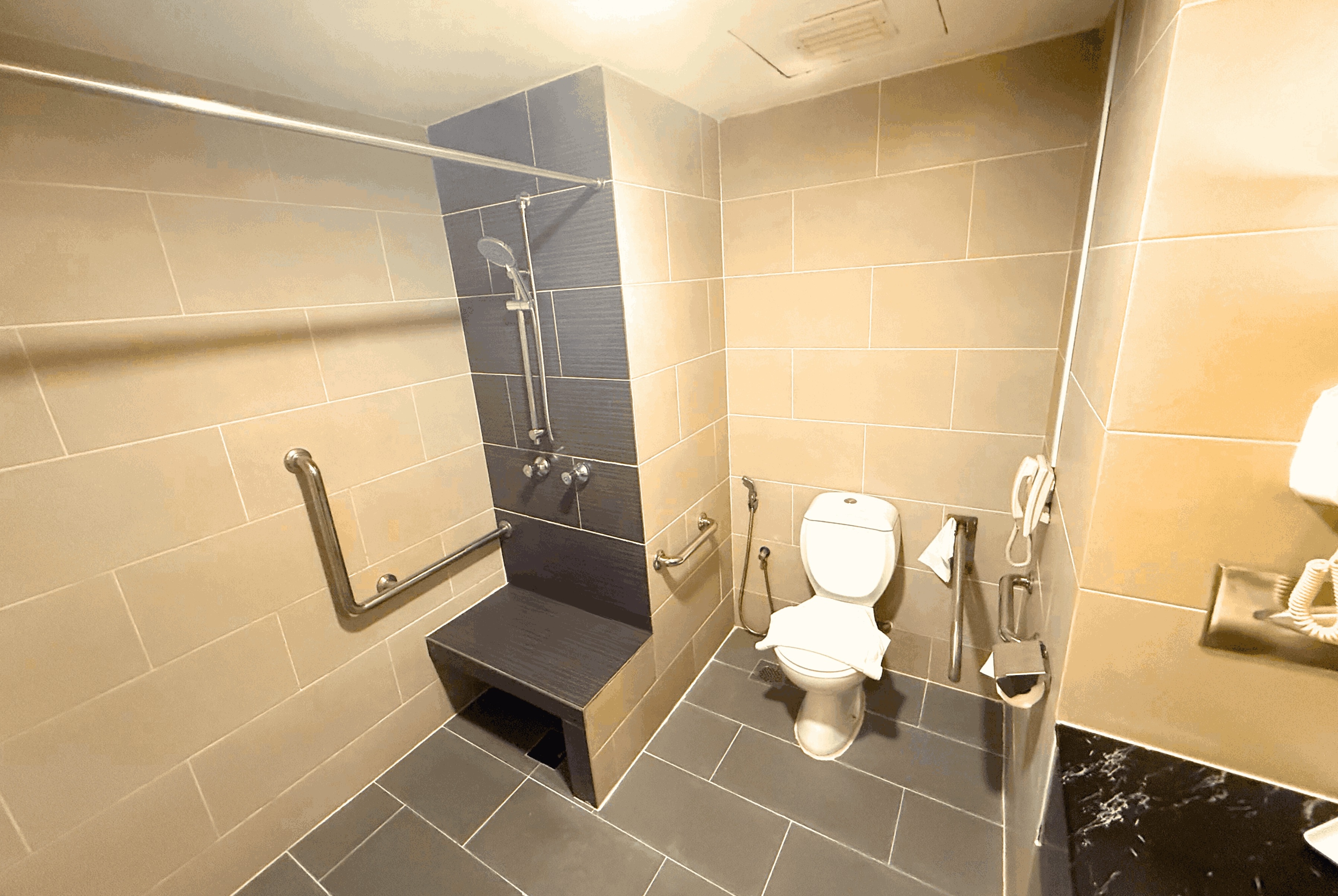 Guest room bath at the Howard Johnson By Wyndham Kuala Lumpur 118 in Kuala Lumpur, Other than US/Canada