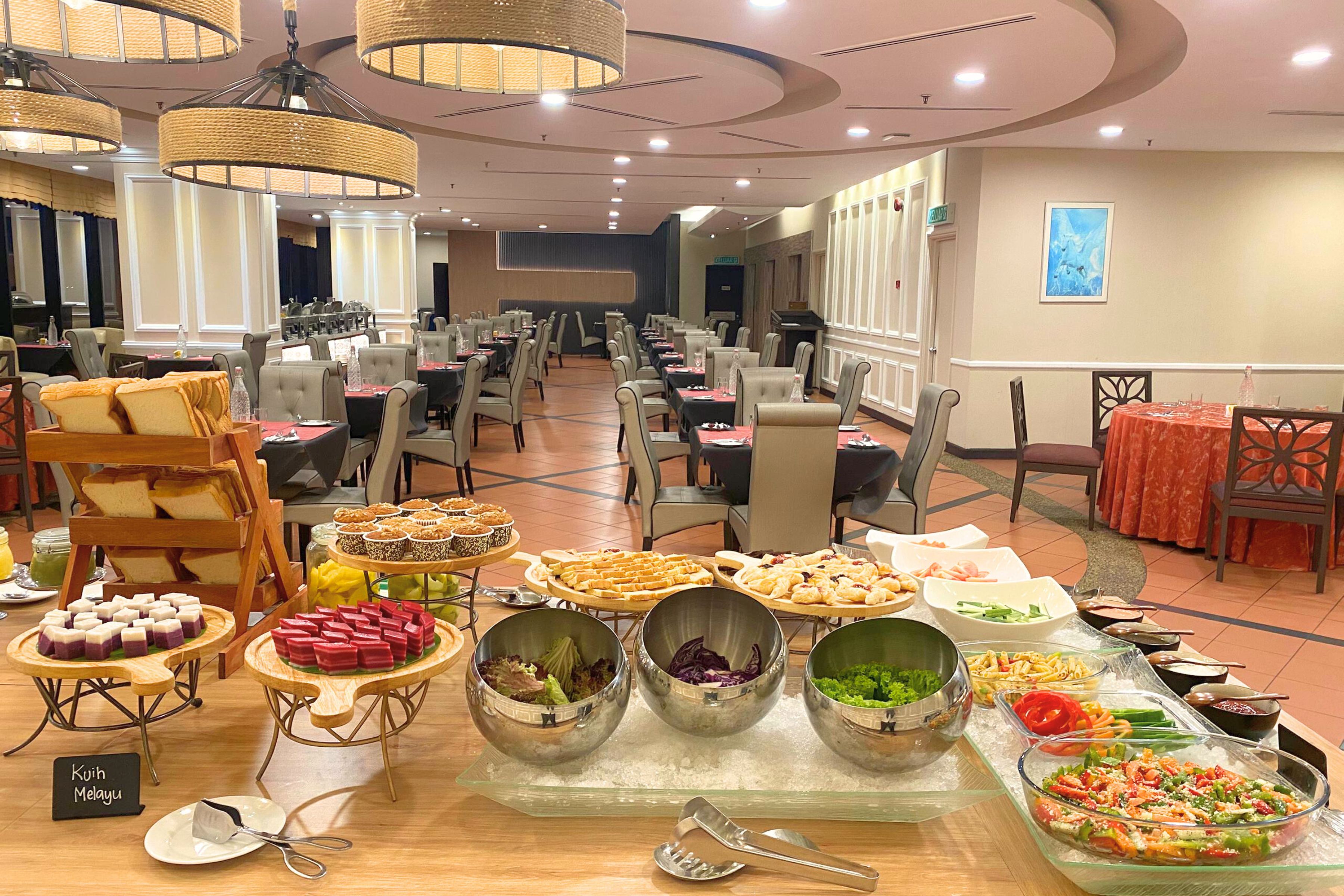 Howard Johnson By Wyndham Kuala Lumpur 118 restaurant breakfast area close up in Kuala Lumpur, Other than US/Canada