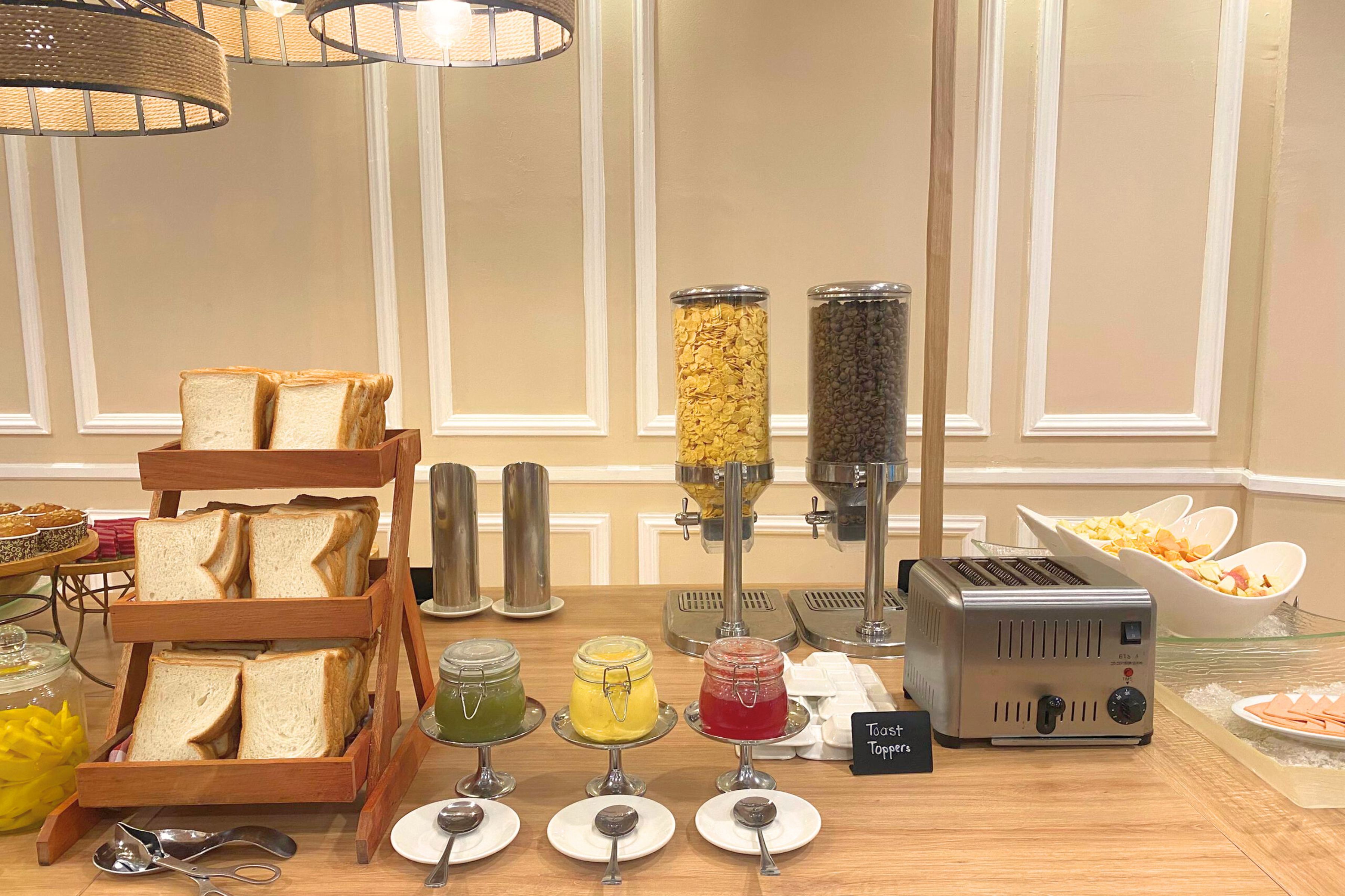 Howard Johnson By Wyndham Kuala Lumpur 118 restaurant breakfast area close up in Kuala Lumpur, Other than US/Canada