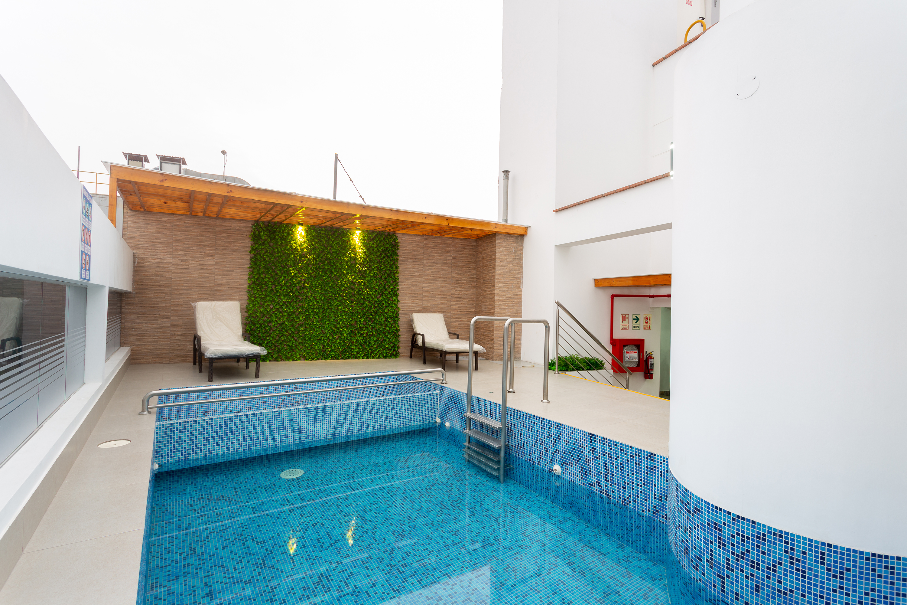 Pool at the Howard Johnson by Wyndham Lima Miraflores Art House in Lima, Other than US/Canada