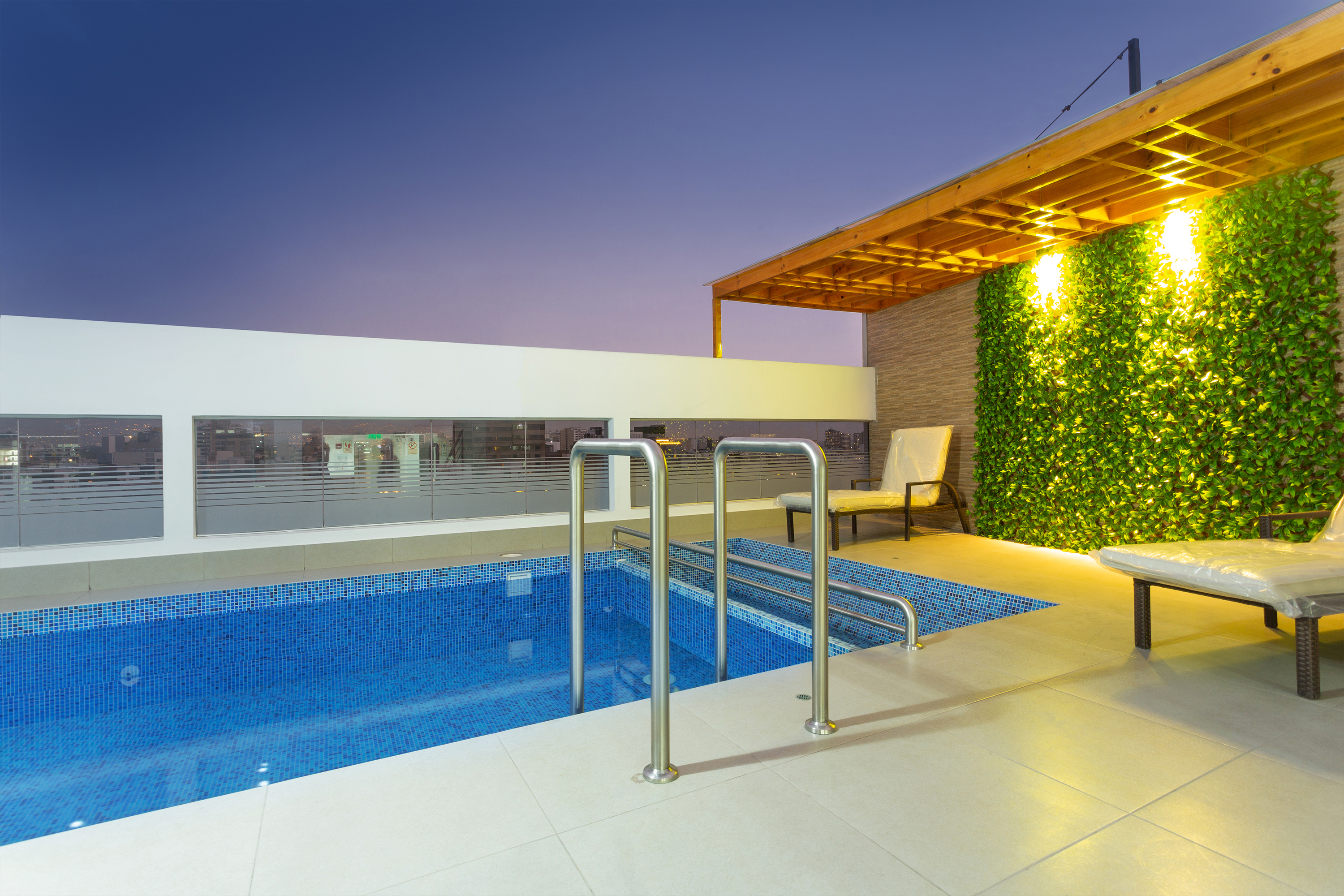 Pool at the Howard Johnson by Wyndham Lima Miraflores Art House in Lima, Other than US/Canada