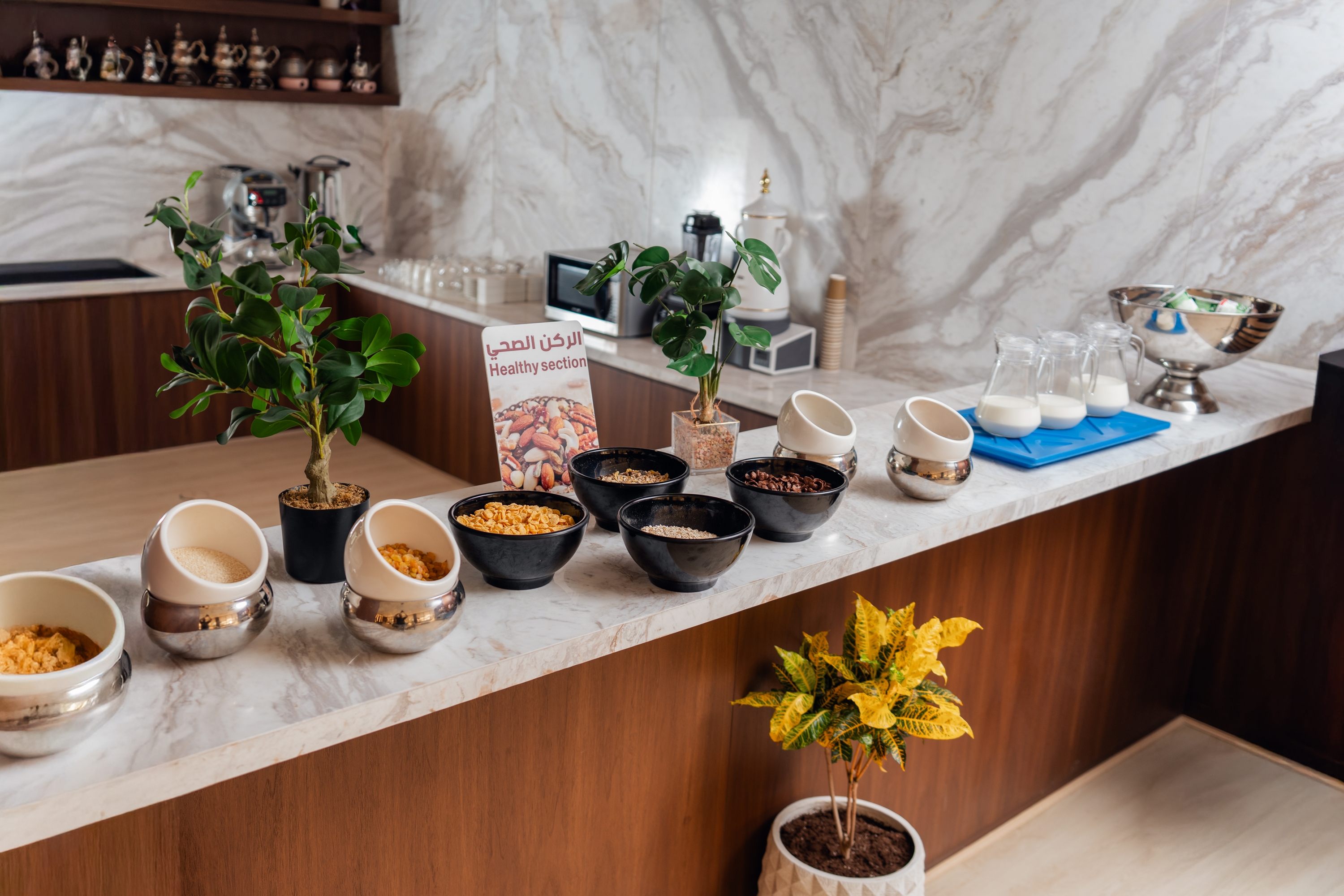 Howard Johnson by Wyndham Riyadh Al Nasiriyah cafe in Riyadh, Other than US/Canada
