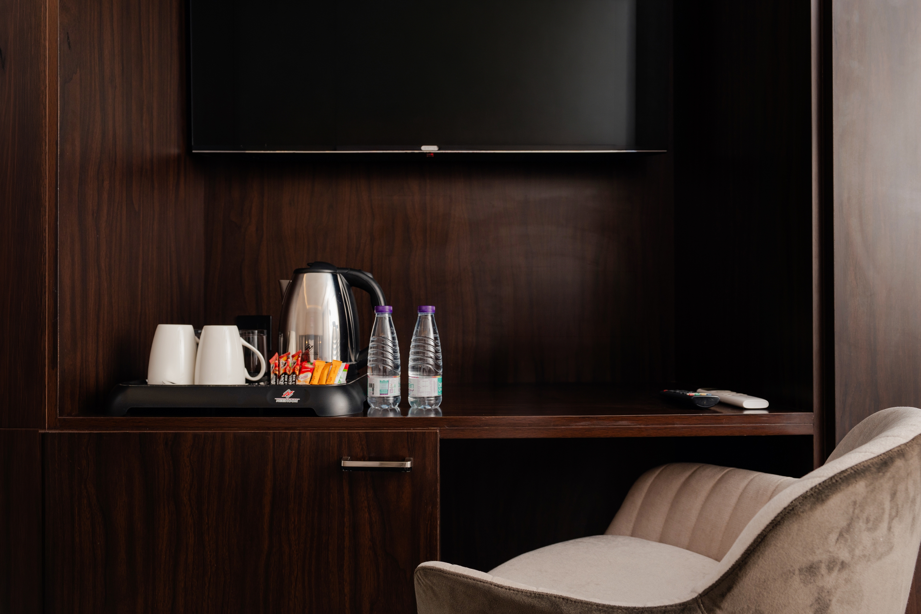 Guest room at the Howard Johnson by Wyndham Riyadh Al Nasiriyah in Riyadh, Other than US/Canada
